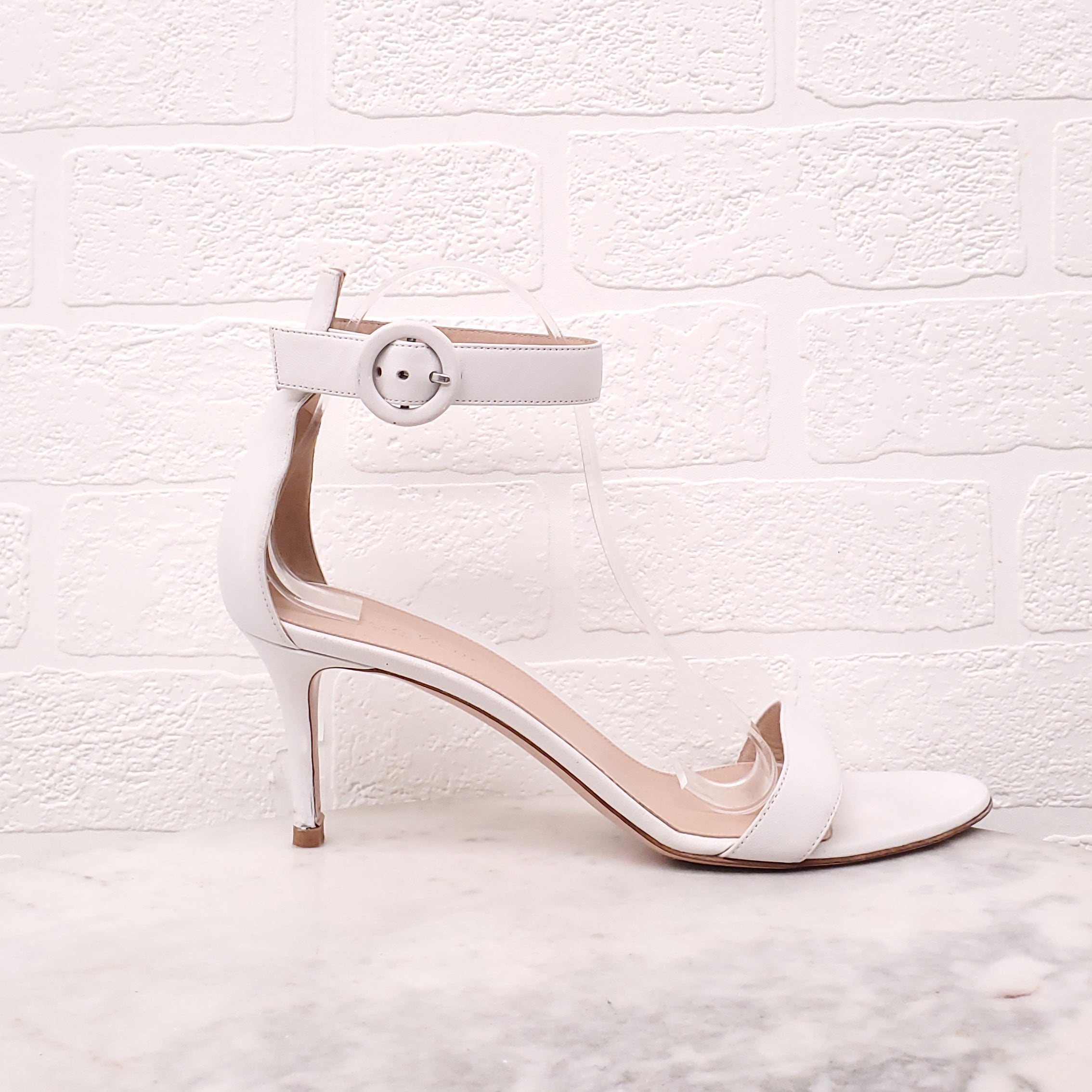 GIANVITO ROSSI WHITE KITTEN HEELS WITH BUCKLE STRAP - SIZE 41