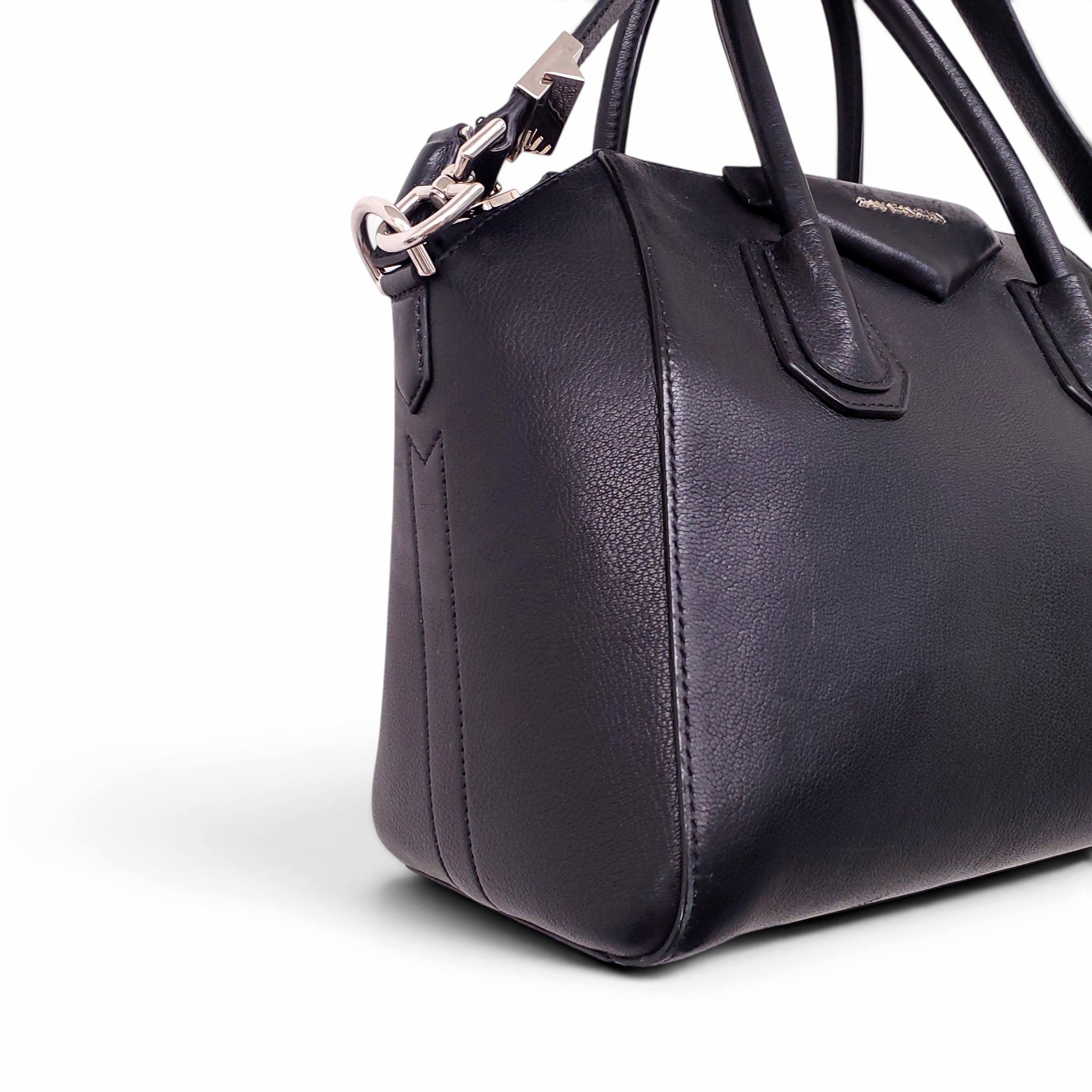 GIVENCHY BLACK ANTIGONA BAG