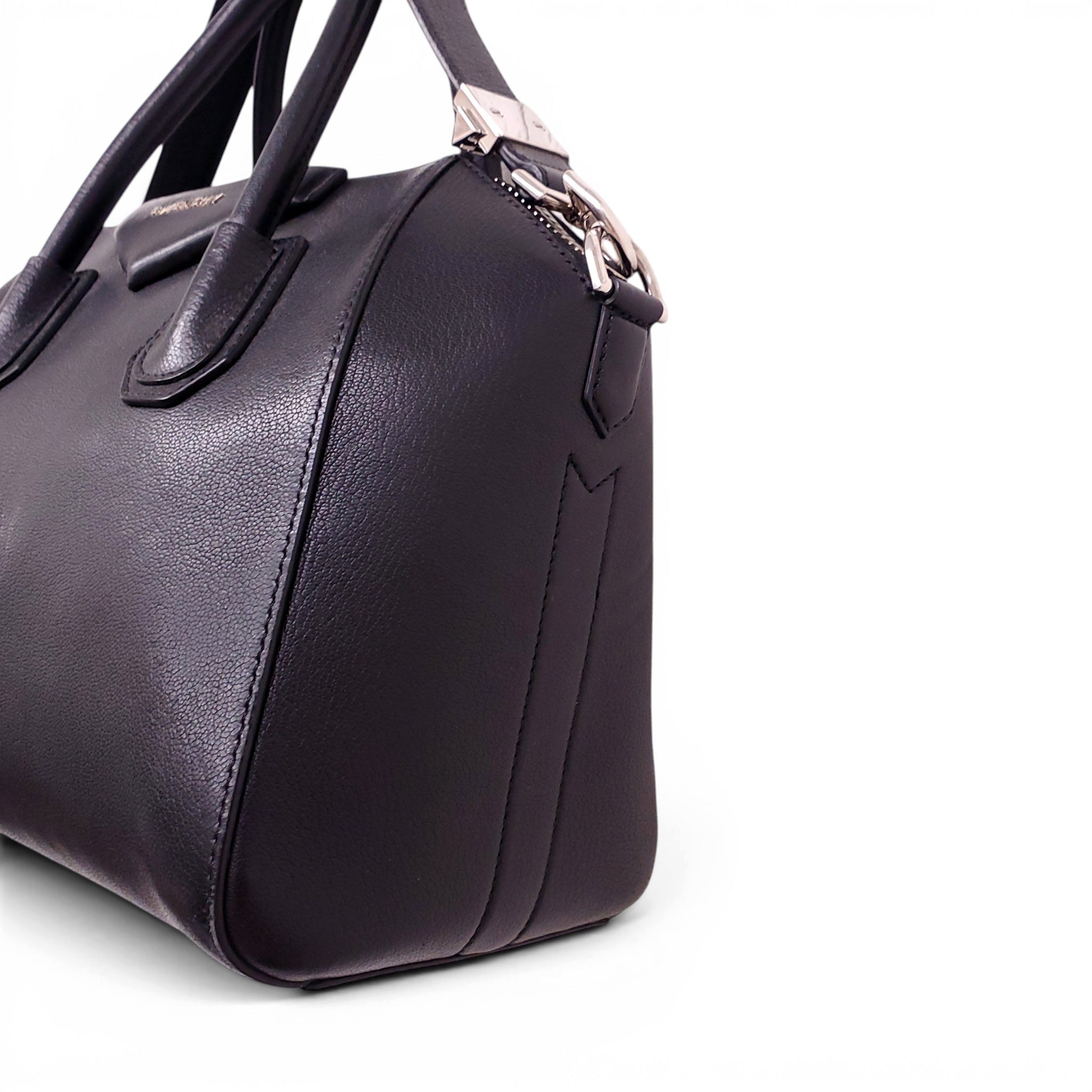 GIVENCHY BLACK ANTIGONA BAG