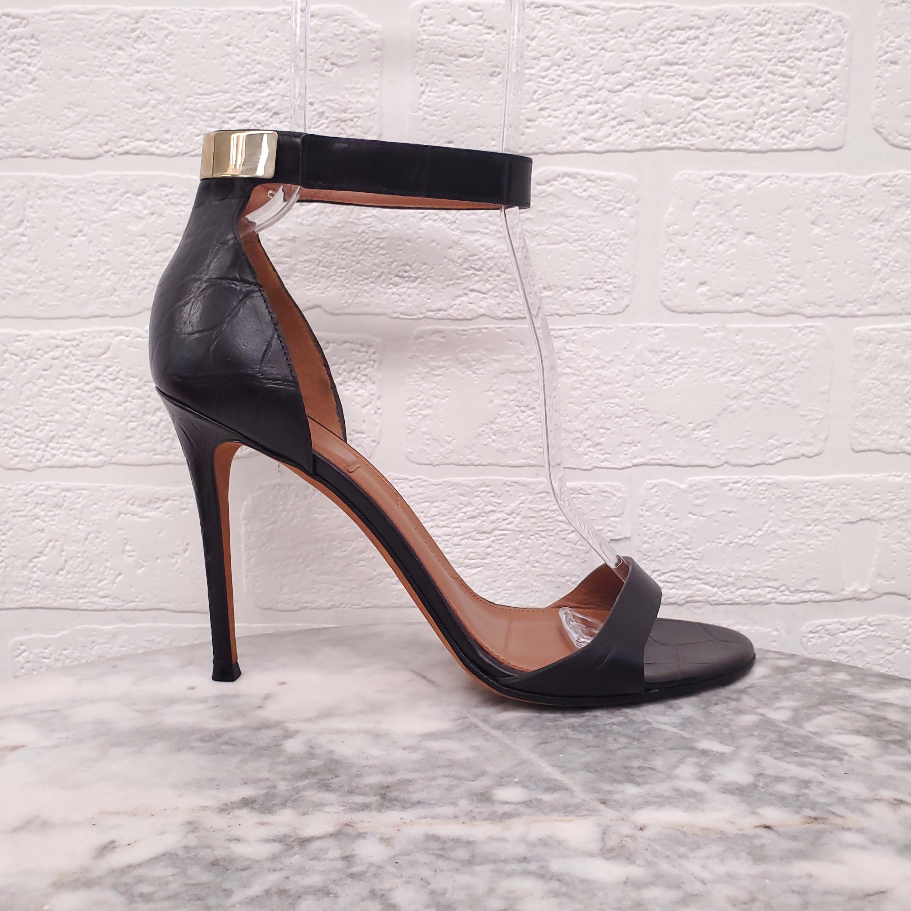 GIVENCHY CROC EMBOSSED LEATHER HEELS WITH SILVER BUCKLE - SIZE 40