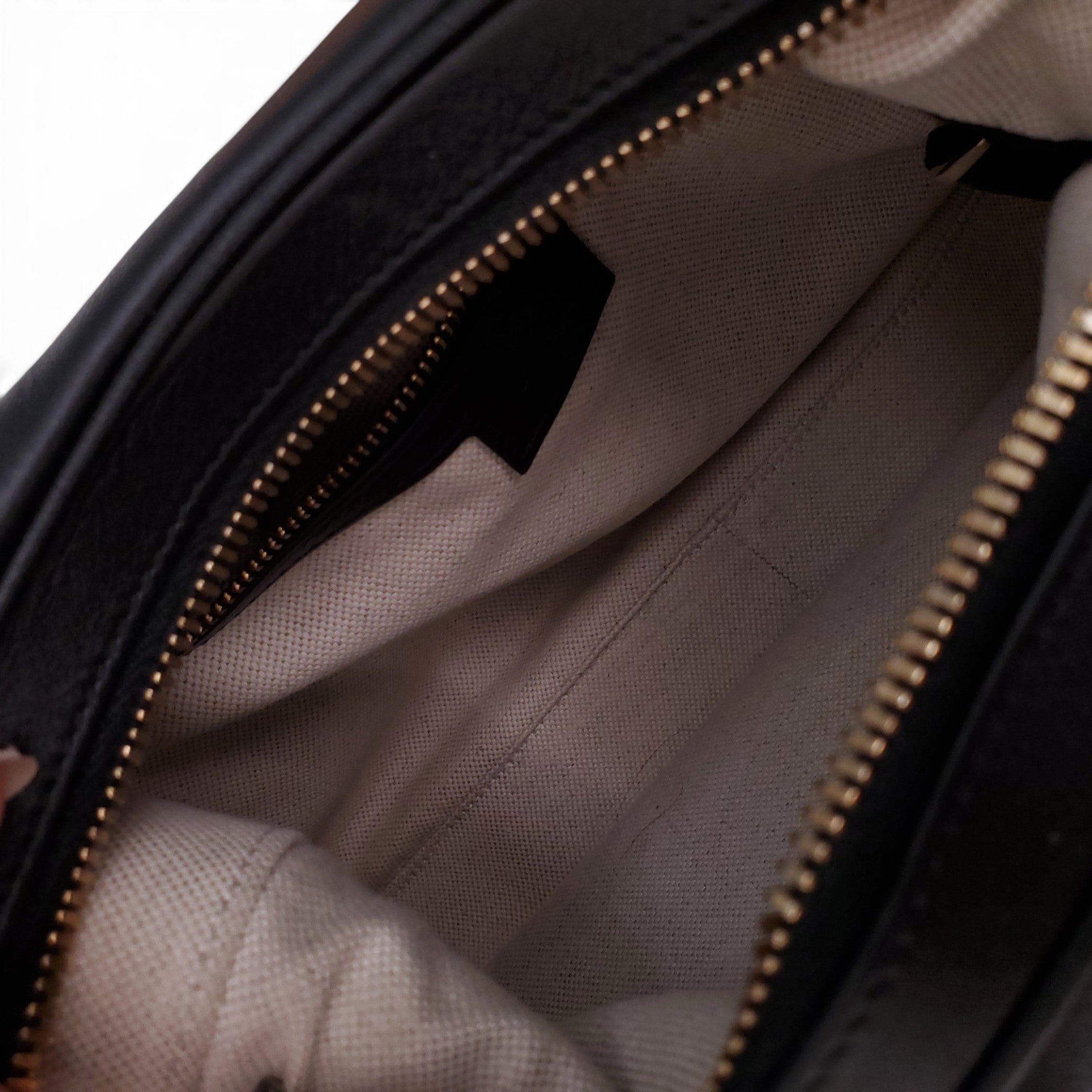 GUCCI BLACK ATTACHE SMALL LEATHER SHOULDER BAG
