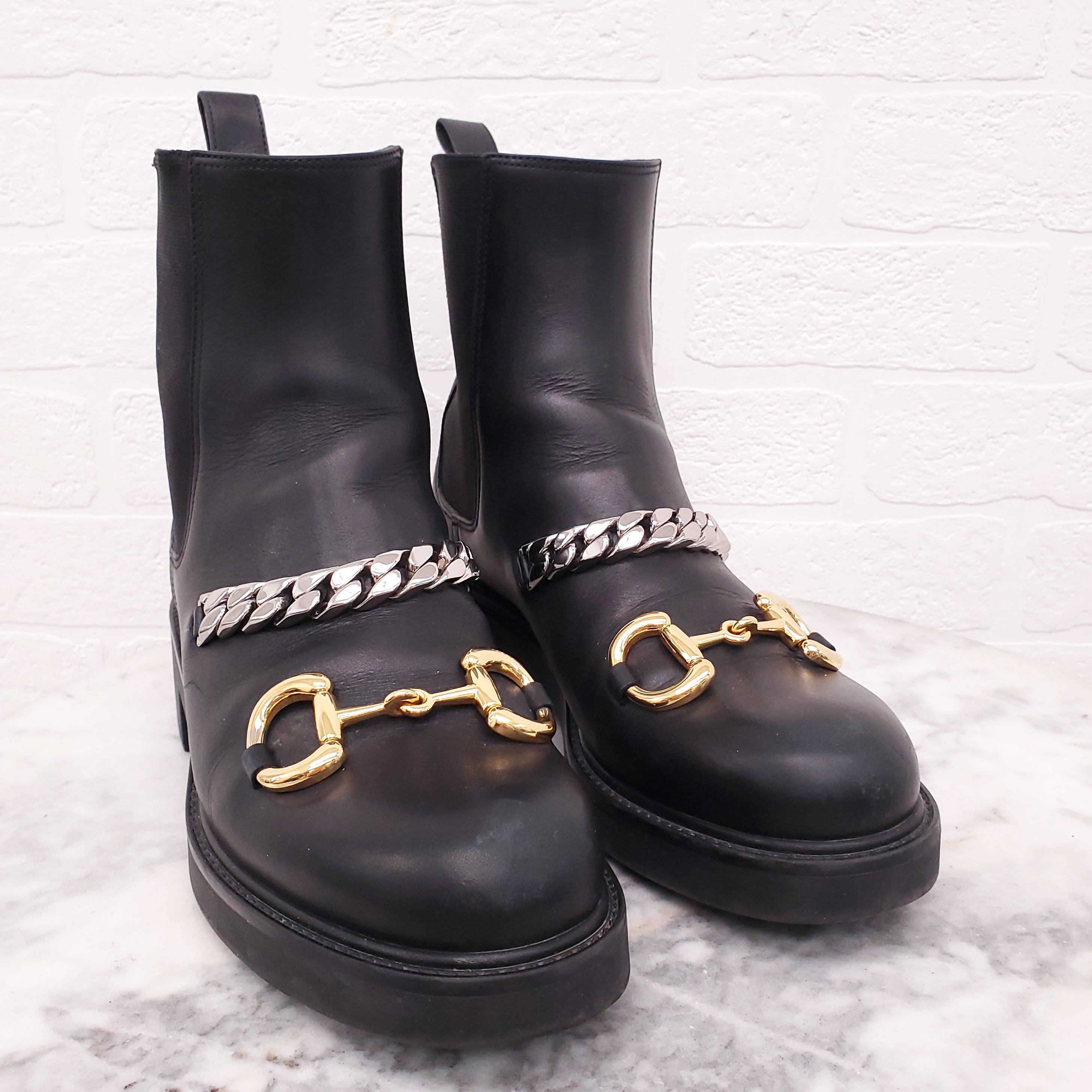 GUCCI BLACK BOOTS WITH HORSEBIT AND CHAIN DETAIL - SIZE 38