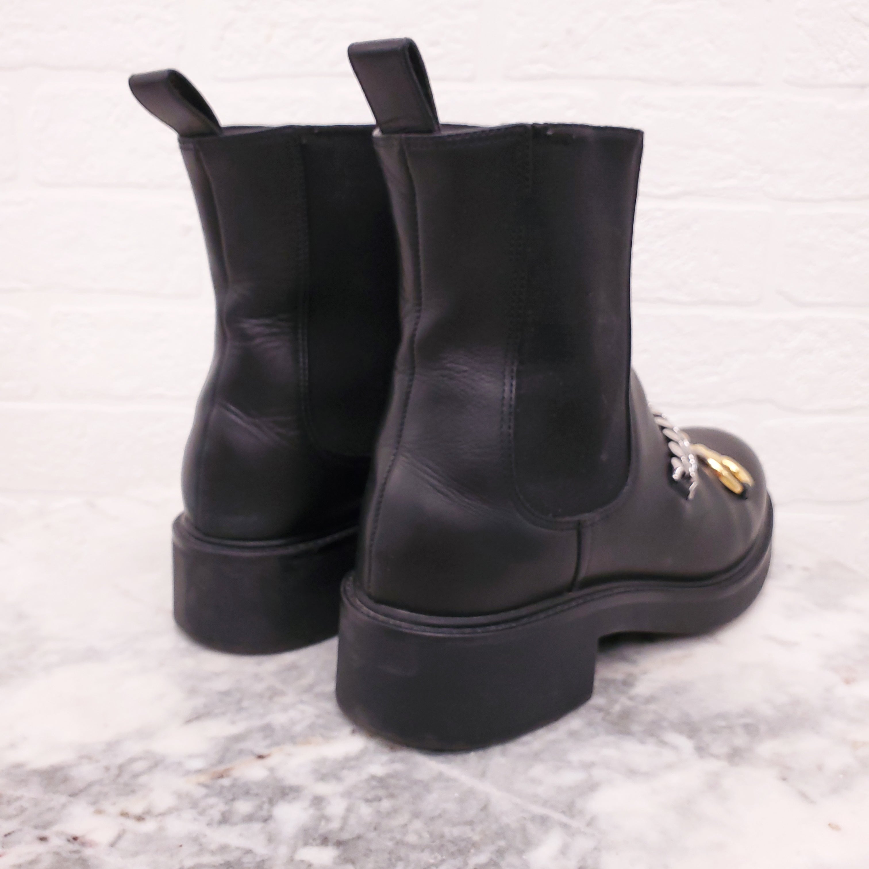 GUCCI BLACK BOOTS WITH HORSEBIT AND CHAIN DETAIL - SIZE 38