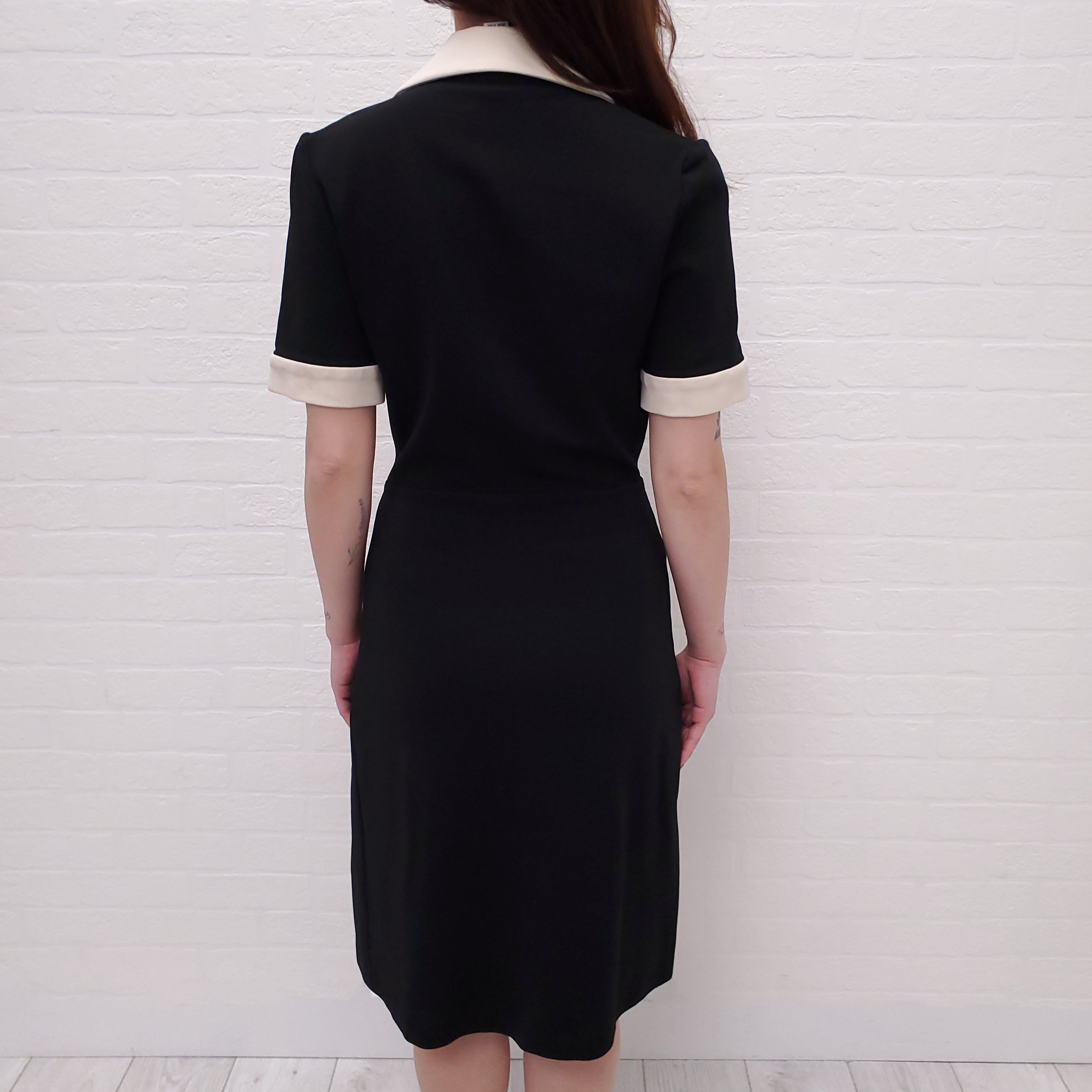 GUCCI BLACK DRESS WITH CREAM COLLAR AND TIGER BUTTONS - SIZE M