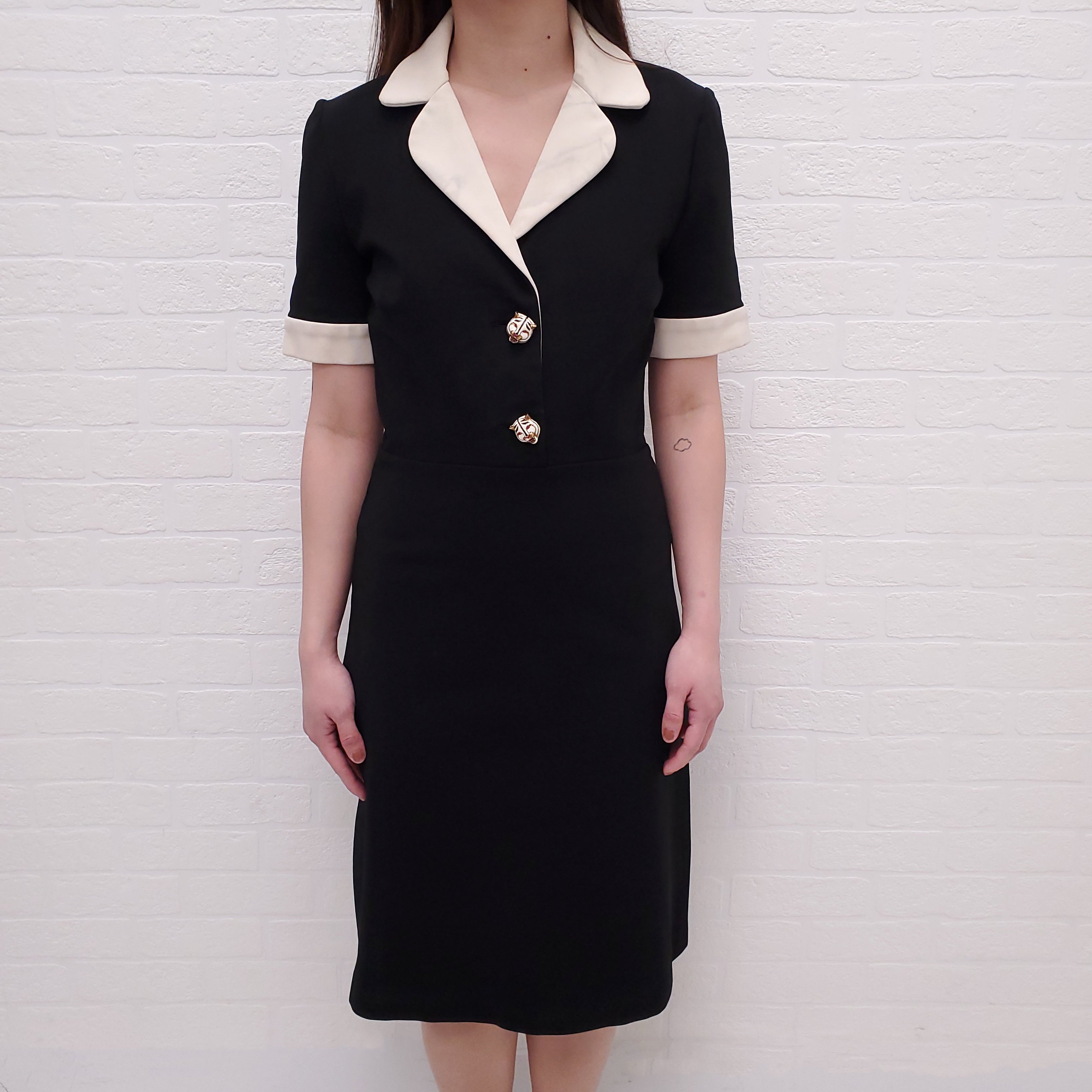 GUCCI BLACK DRESS WITH CREAM COLLAR AND TIGER BUTTONS - SIZE M