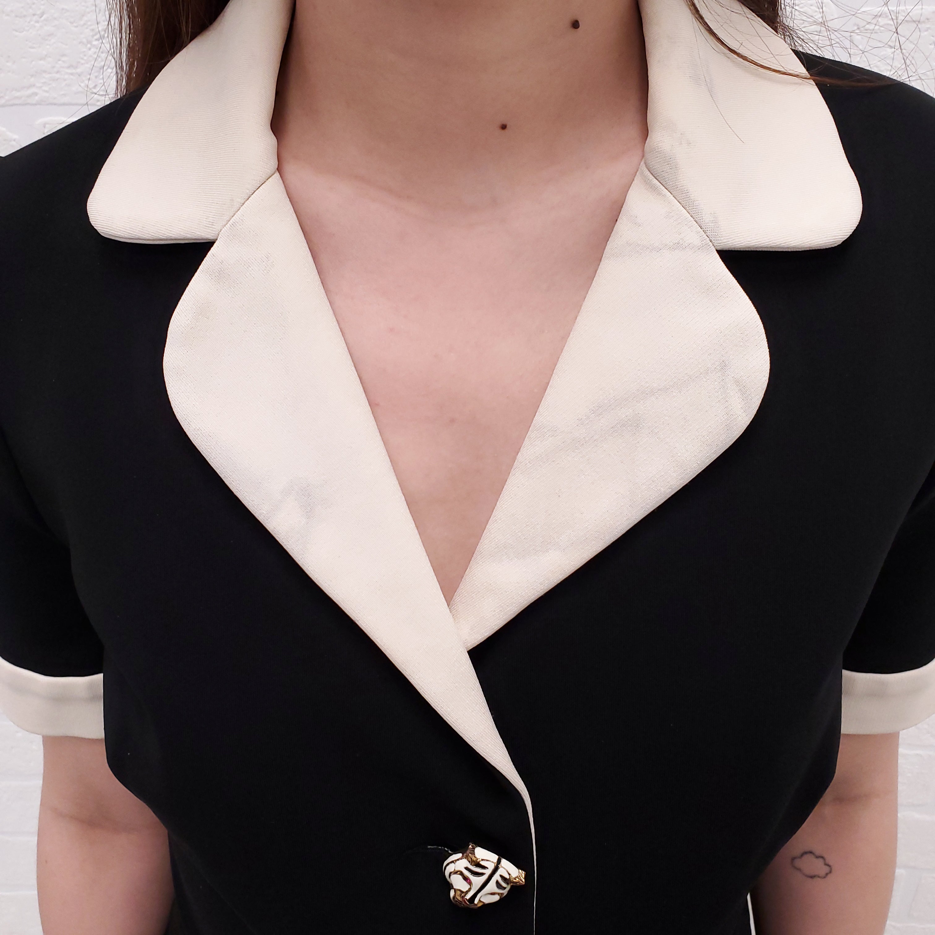 GUCCI BLACK DRESS WITH CREAM COLLAR AND TIGER BUTTONS - SIZE M