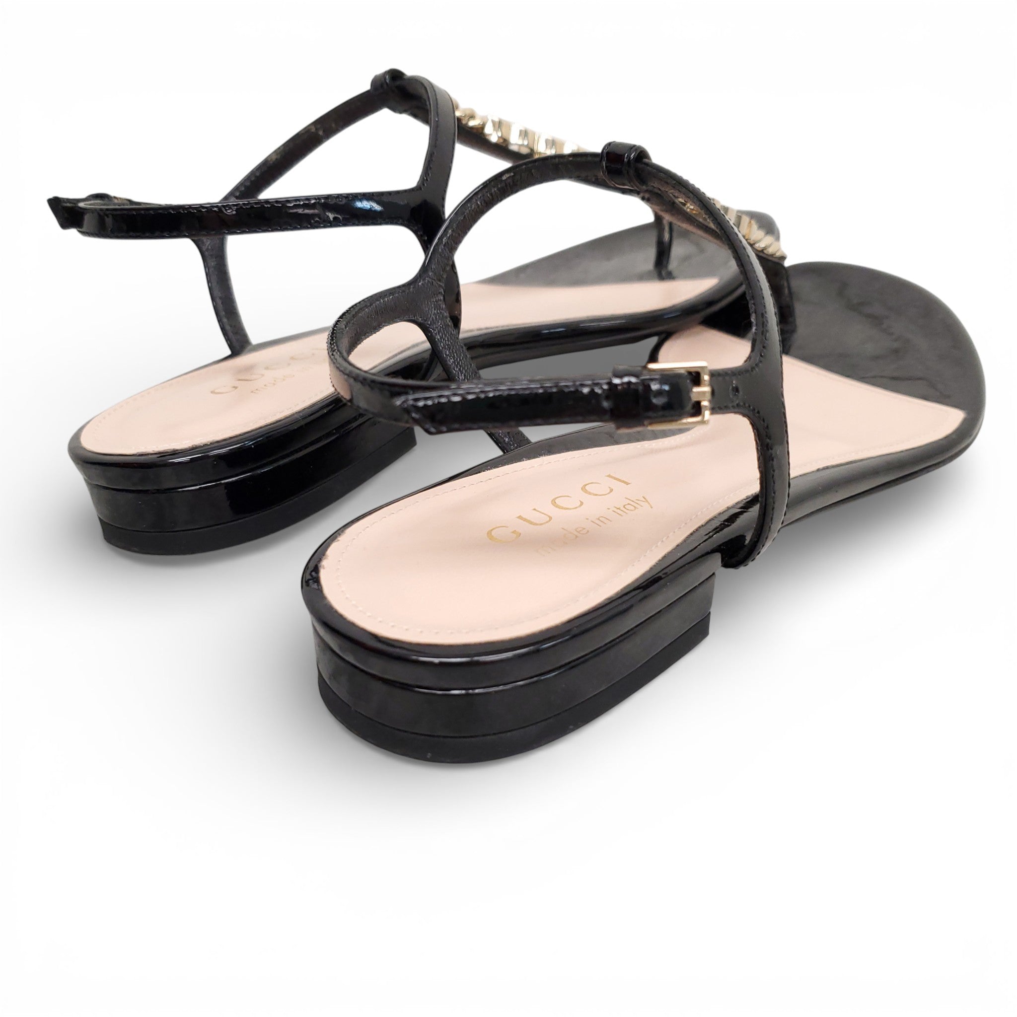 GUCCI BLACK PATENT CHAIN LOGO SANDALS - SIZE 35.5