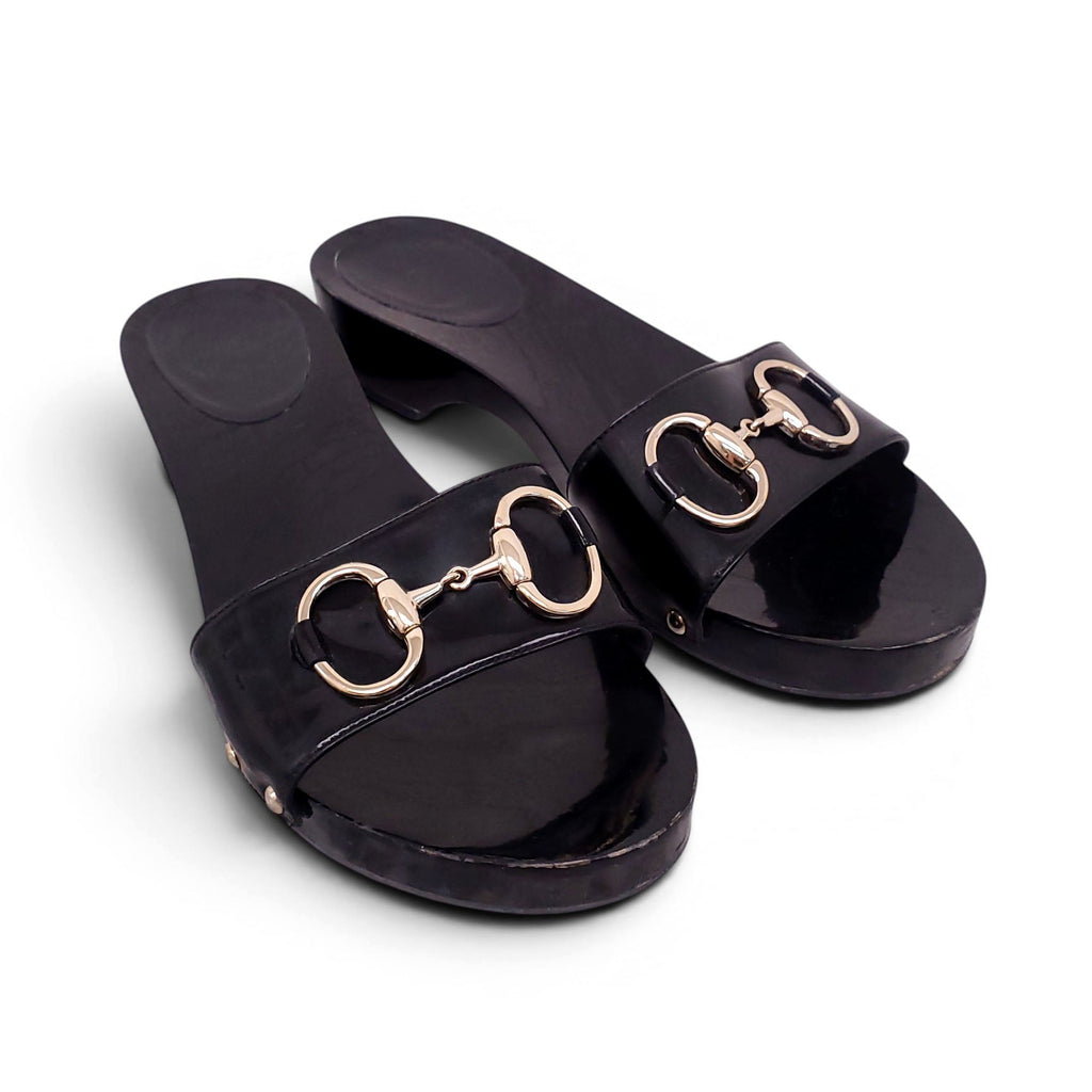 GUCCI BLACK PATENT HORSEBIT FLATS - SIZE 38