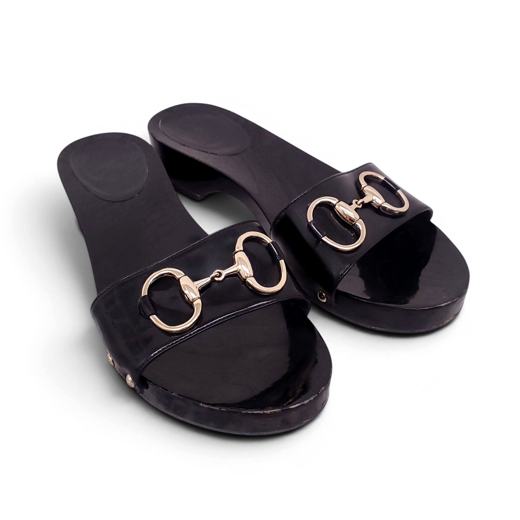 GUCCI BLACK PATENT HORSEBIT FLATS - SIZE 38