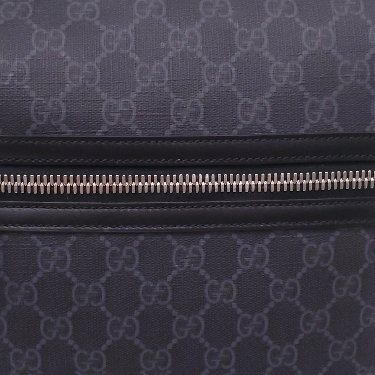 GUCCI BLACK SMALL MESSENGER BAG