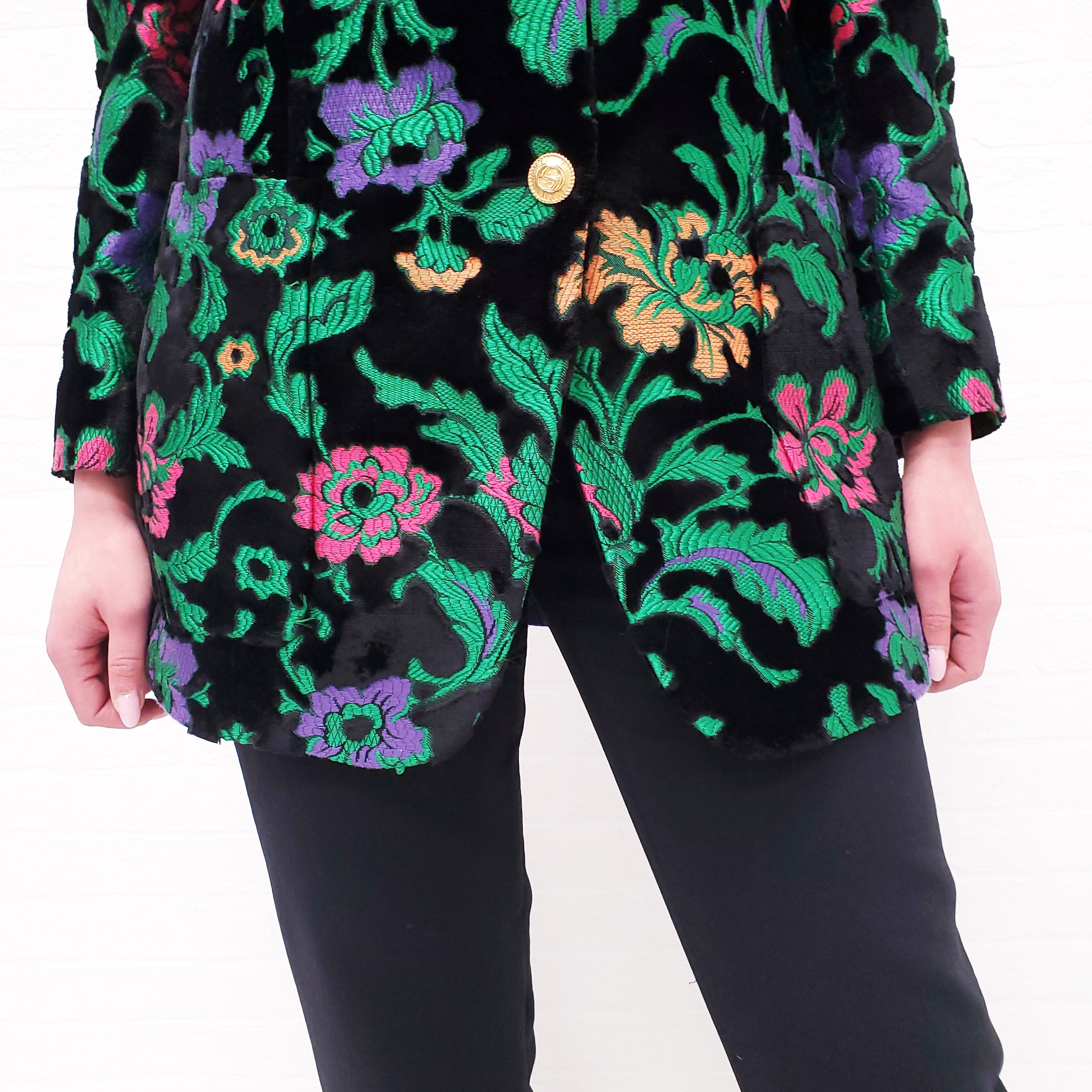 GUCCI BLACK VELVET FLORAL BLAZER - SIZE 40