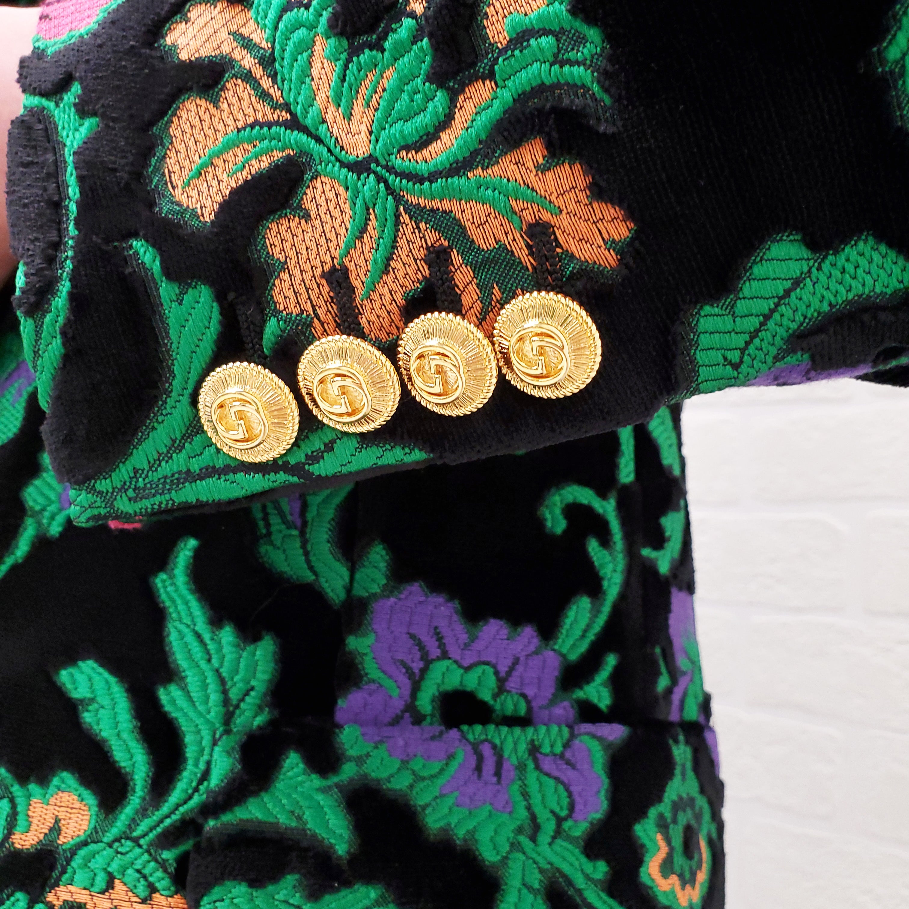 GUCCI BLACK VELVET FLORAL BLAZER - SIZE 40