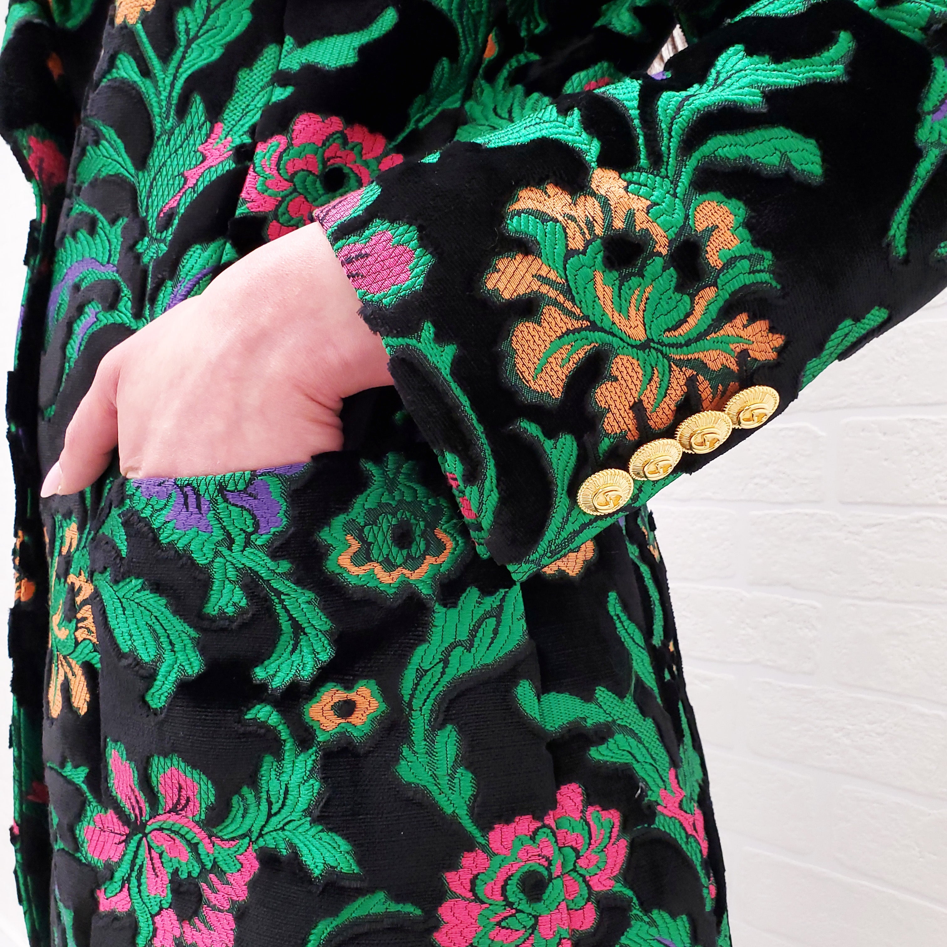 GUCCI BLACK VELVET FLORAL BLAZER - SIZE 40