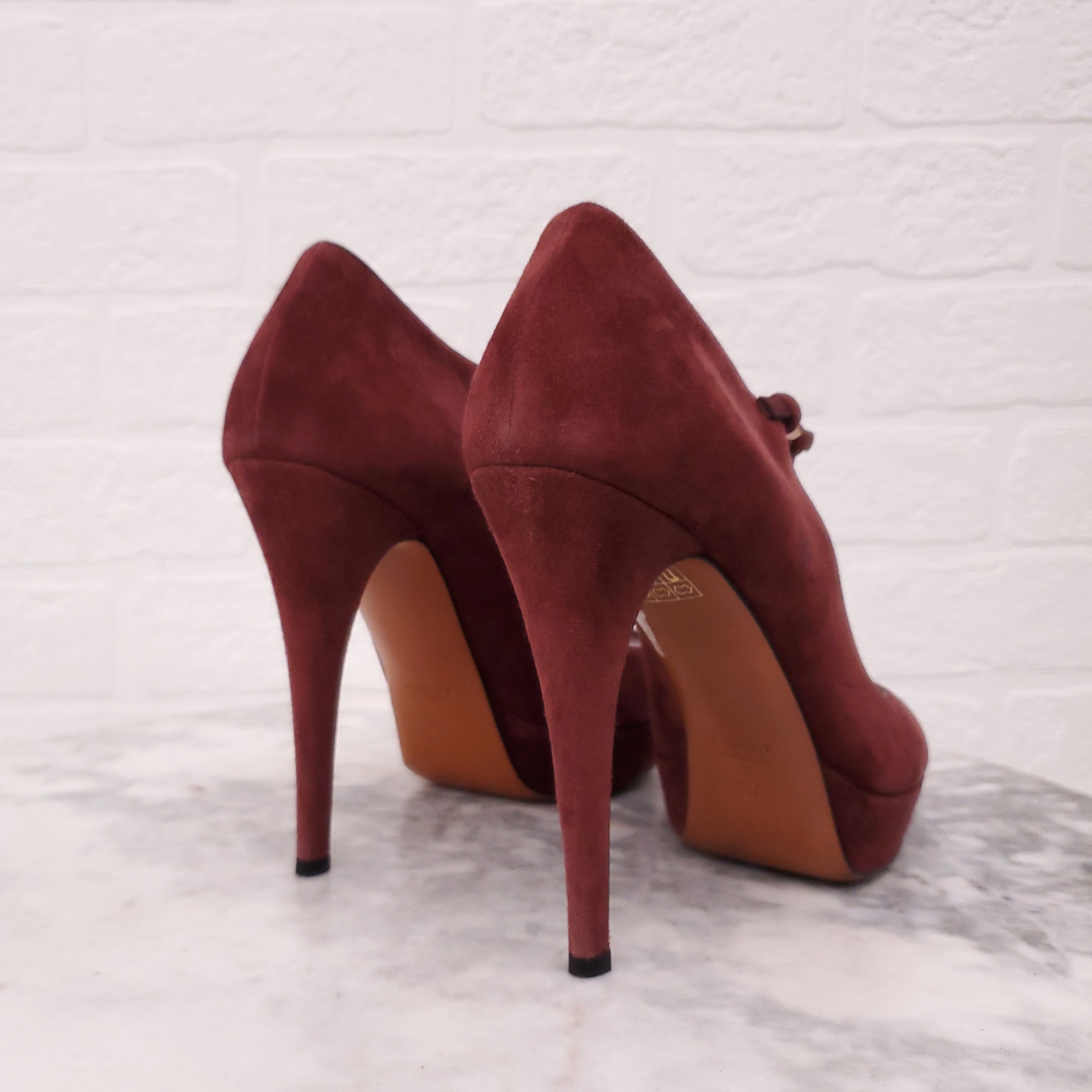 GUCCI BURGUNDY SUEDE MARY JANE HEELS - SIZE 37
