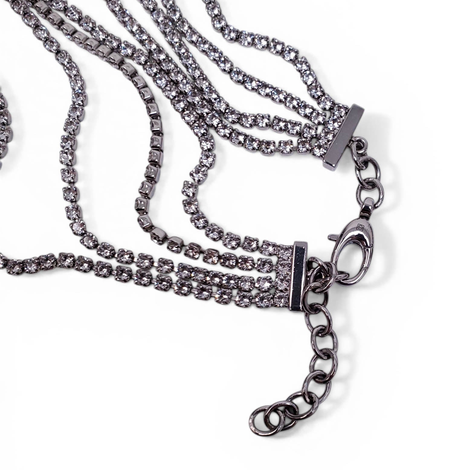 GUCCI CRYSTAL LOGO TRAINGLE FRINGE NECKLACE