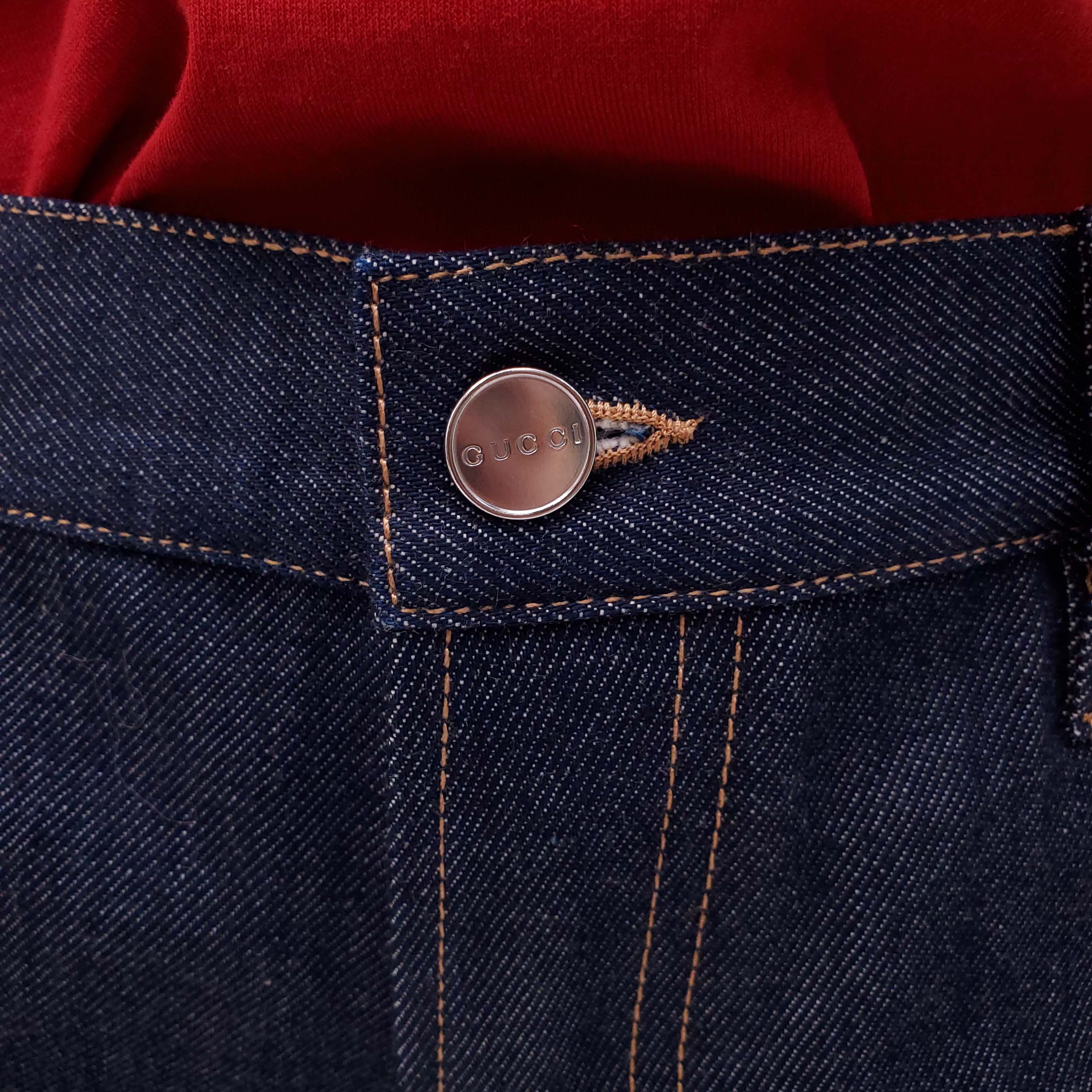 GUCCI DARK WASH DENIM SHORTS WITH LOGO - SIZE 28