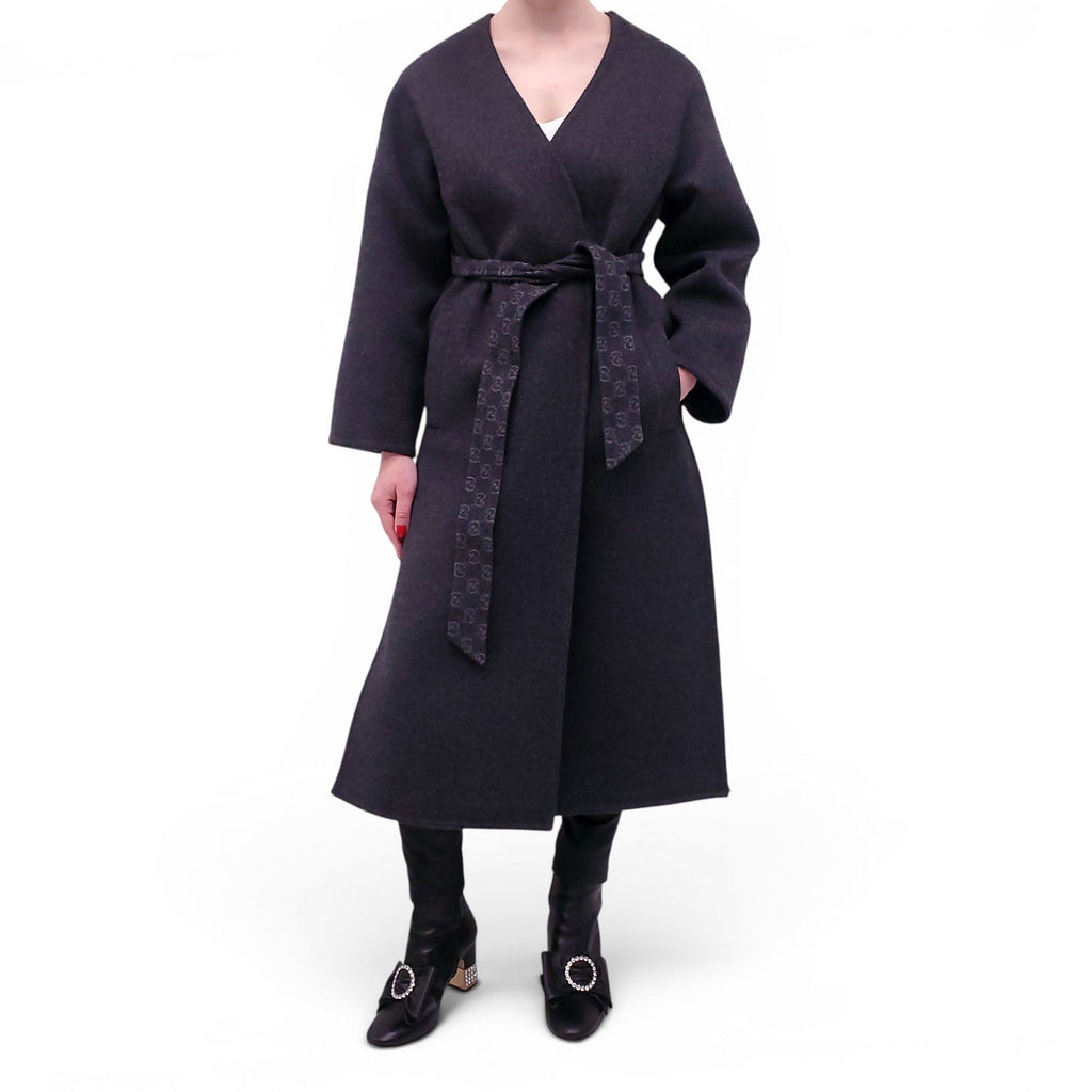 GUCCI GREY REVERSIBLE WOOL BLEND GG LOGO COAT WITH BELT - SIZE 36