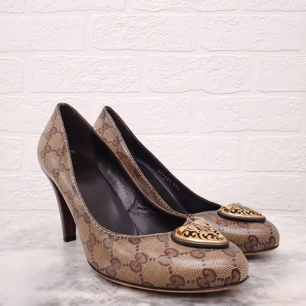 GUCCI LOGO HEELS WITH GOLD HEART EMBLEM - SIZE 39.5
