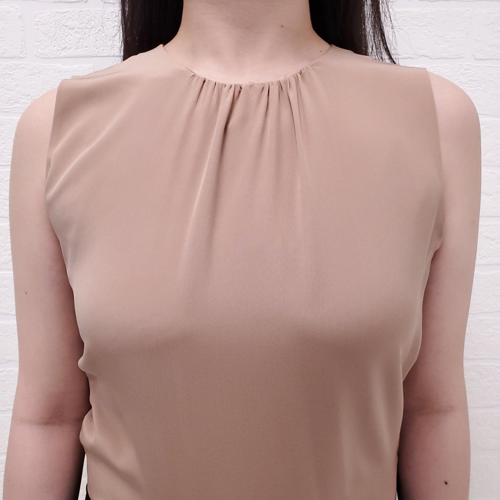 GUCCI PLEATED DRESS WITH LEATHER CLASP DETAIL - SIZE 40