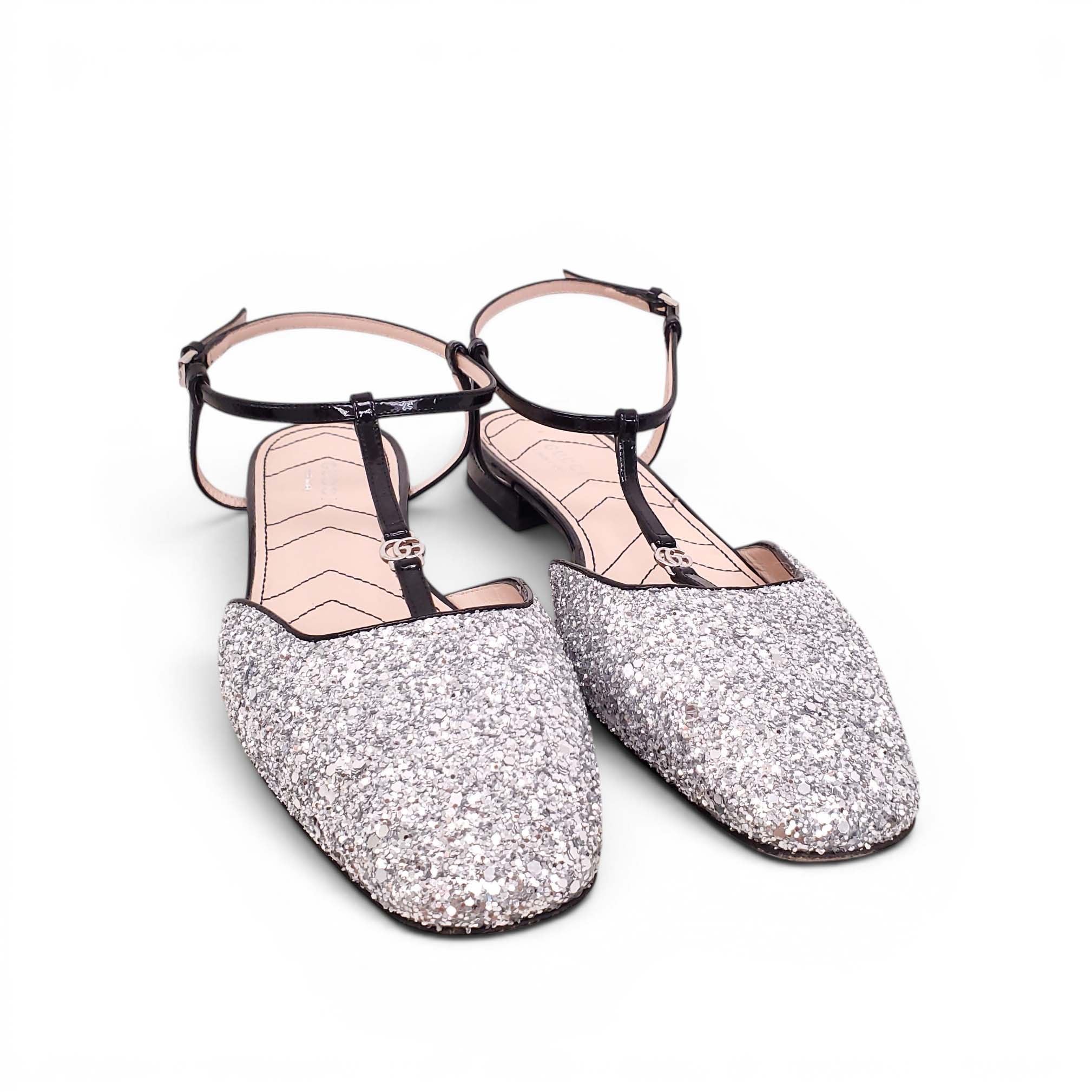GUCCI SILVER GLITTER STRAPPY FLATS - SIZE 38.5