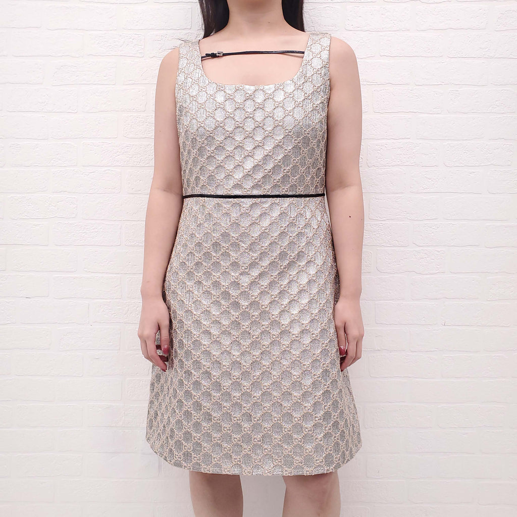 GUCCI SILVER LOGO DRESS WITH LEATHER BUCKLE DETAIL - SIZE 44