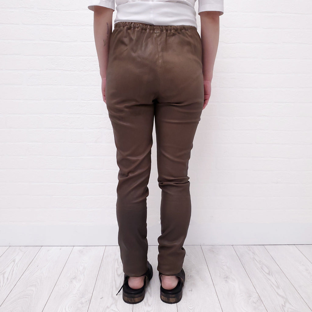 HAIDER ACKERMANN BROWN LEATHER PANTS - SIZE 38