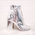 MAISON MARGIELA SILVER PATENT HEELS WITH SPLIT DETAIL - SIZE 38