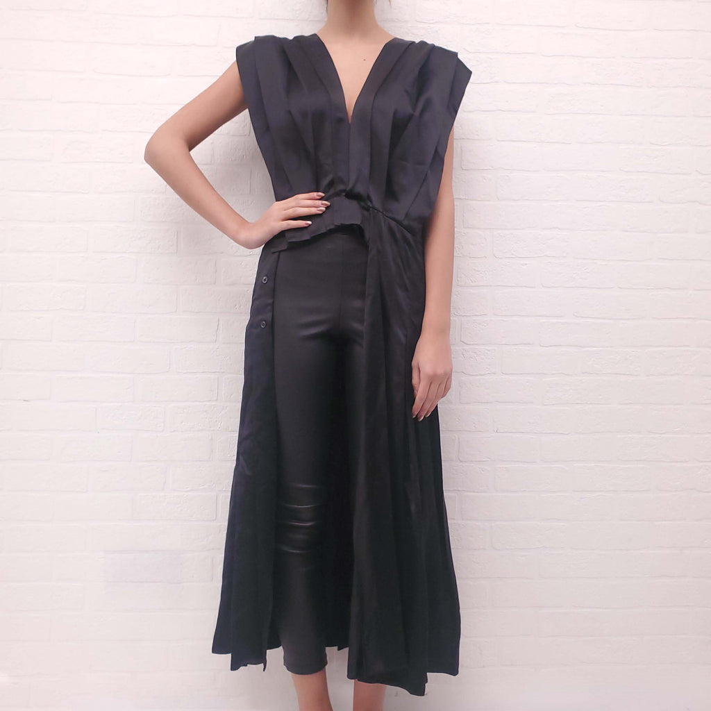 MARNI BLACK HIGH LOW PLEATED BLOUSE WITH BUTTON DETAIL - SIZE 40