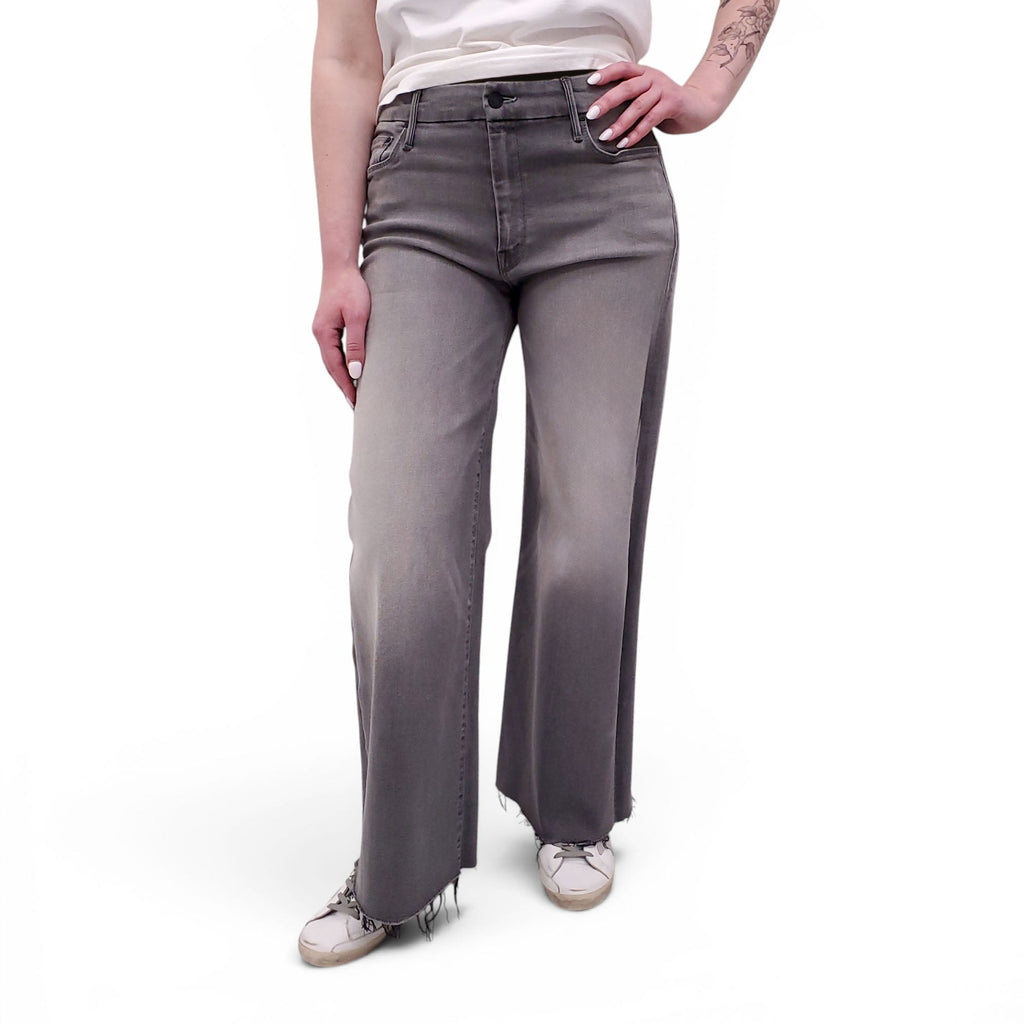 MOTHER GREY 'THE ROLLER ANKLE FRAY' JEANS - SIZE 30