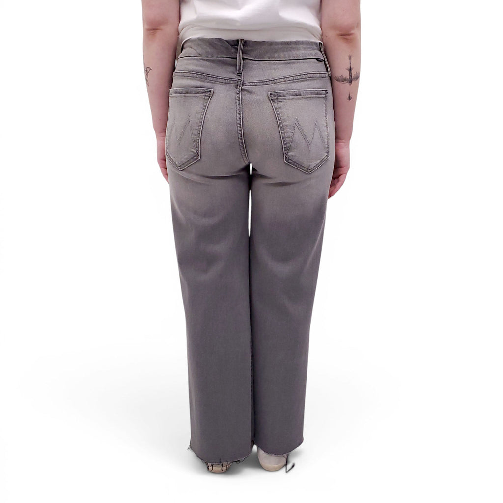 MOTHER GREY 'THE ROLLER ANKLE FRAY' JEANS - SIZE 30