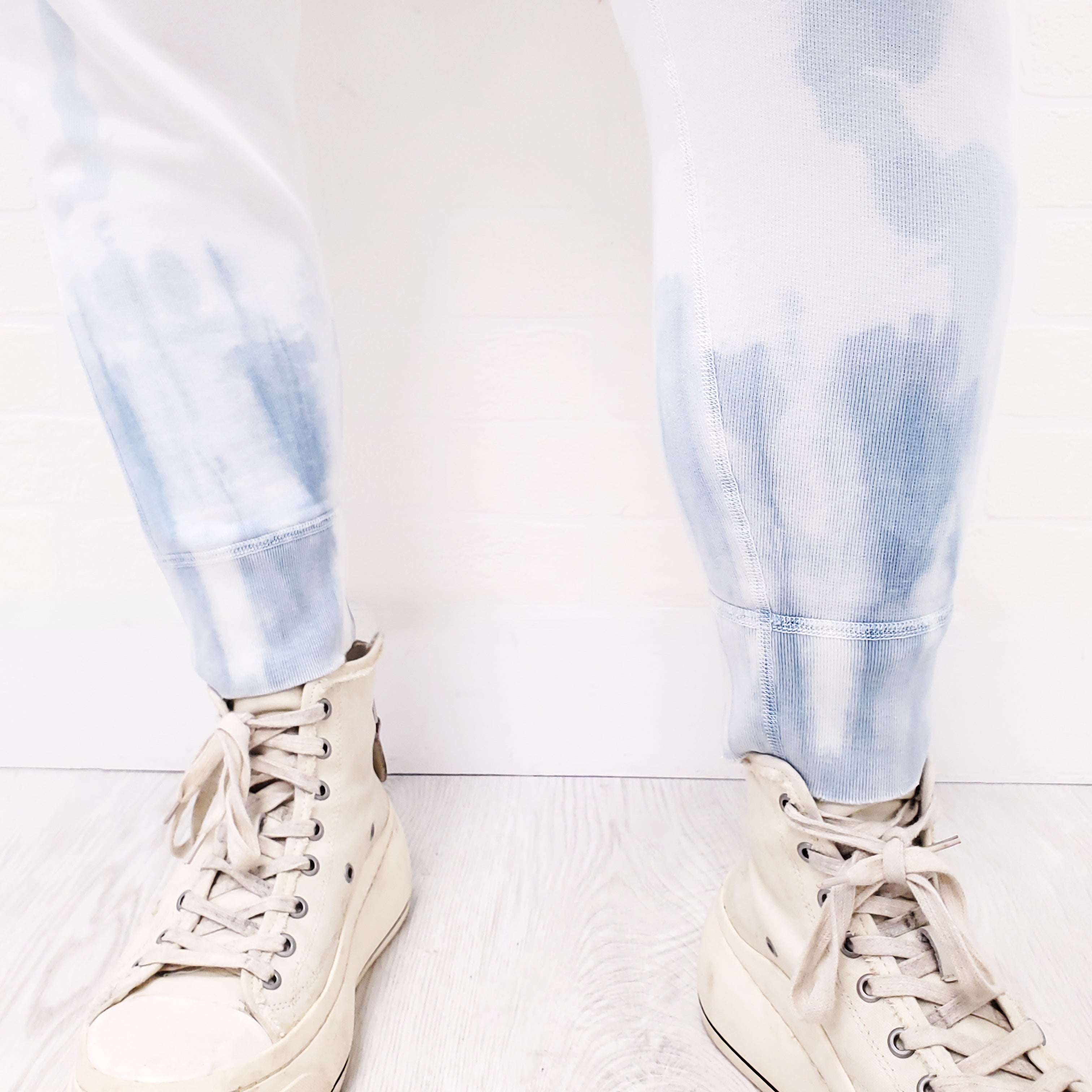 NILI LOTAN BLUE TIE DYE SWEATPANTS - SIZE S