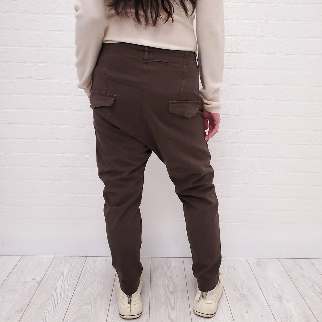 NILI LOTAN BROWN 'PARIS' PANTS - SIZE 2