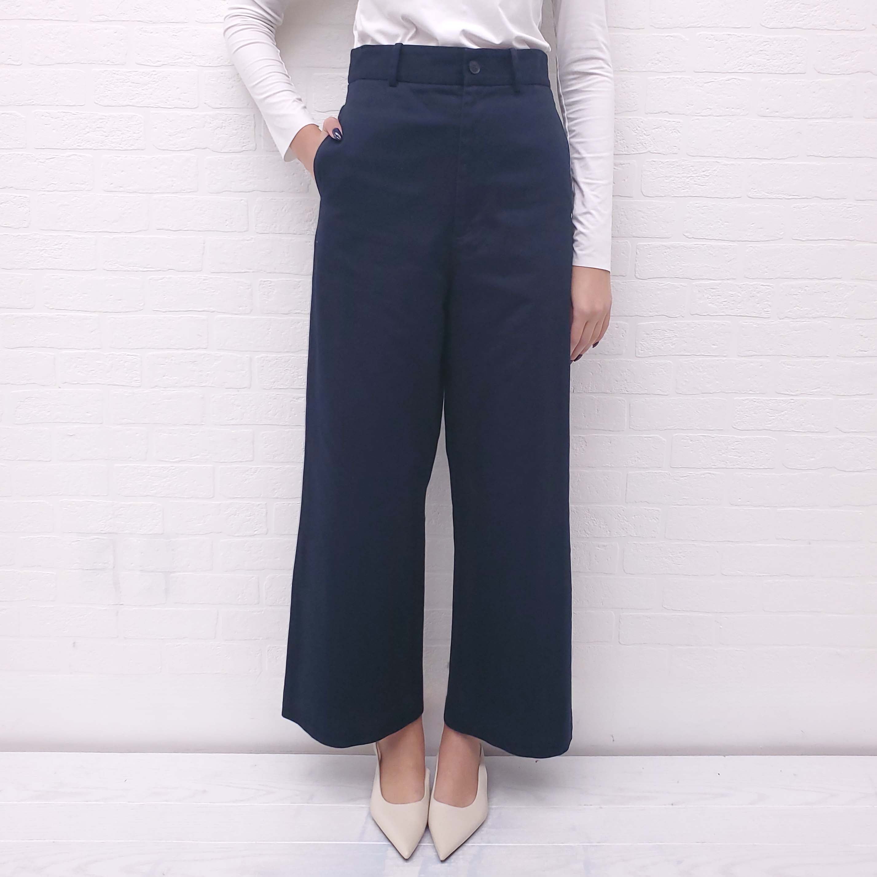 NILI LOTAN NAVY WIDE LEG TROUSERS - SIZE 2