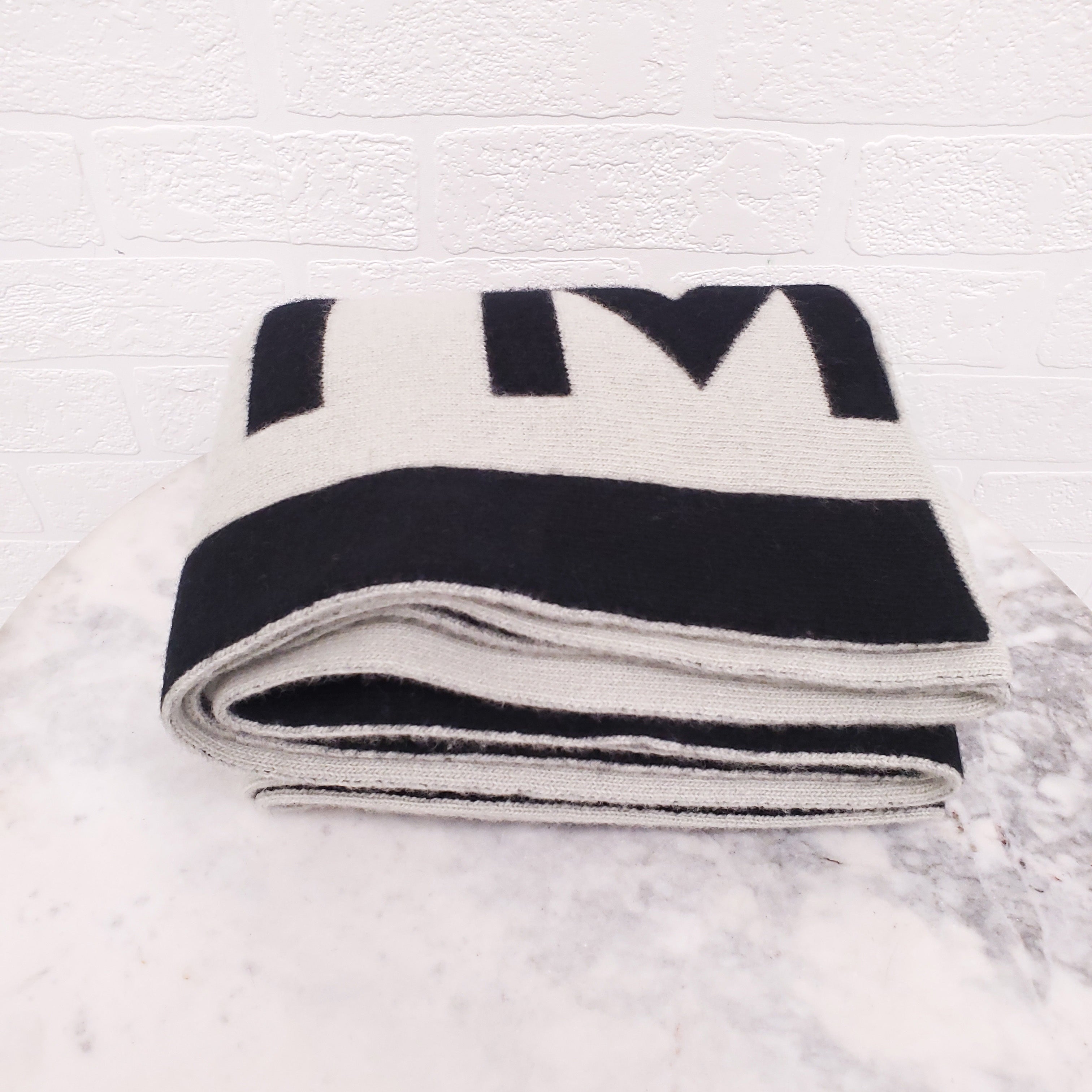 OFF-WHITE BLACK AND CREAM LOGO SCARF