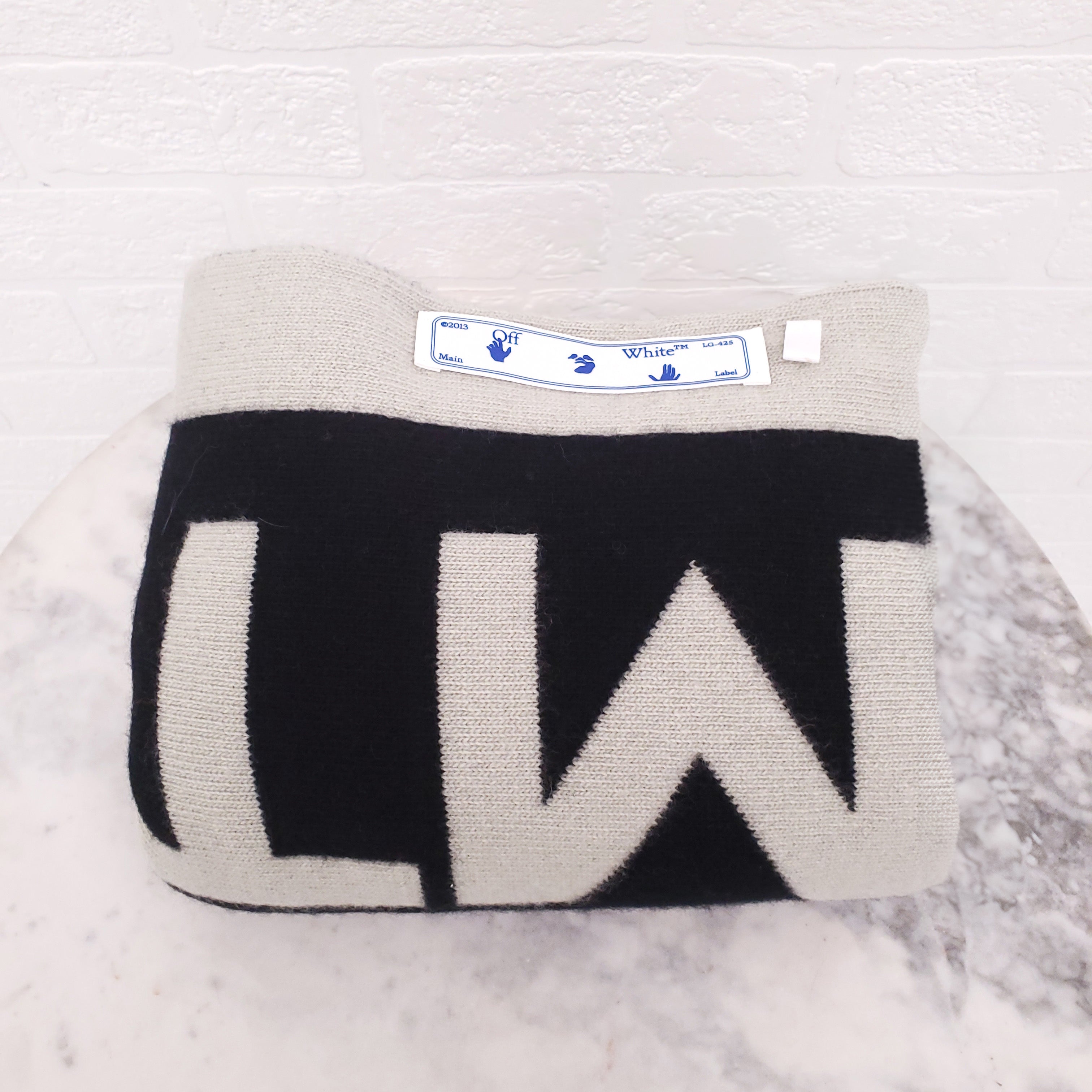 OFF-WHITE BLACK AND CREAM LOGO SCARF