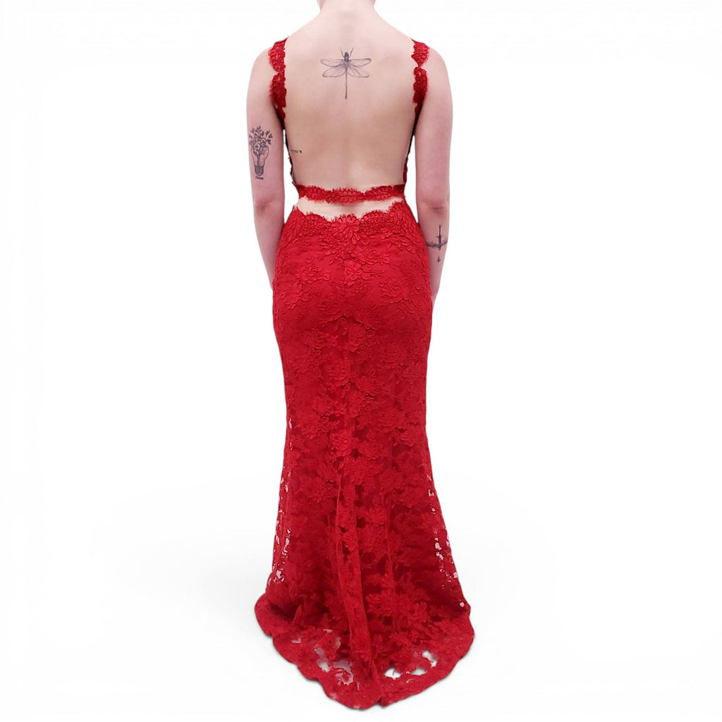 REEM ACRA RED LACE GOWN - SIZE 4