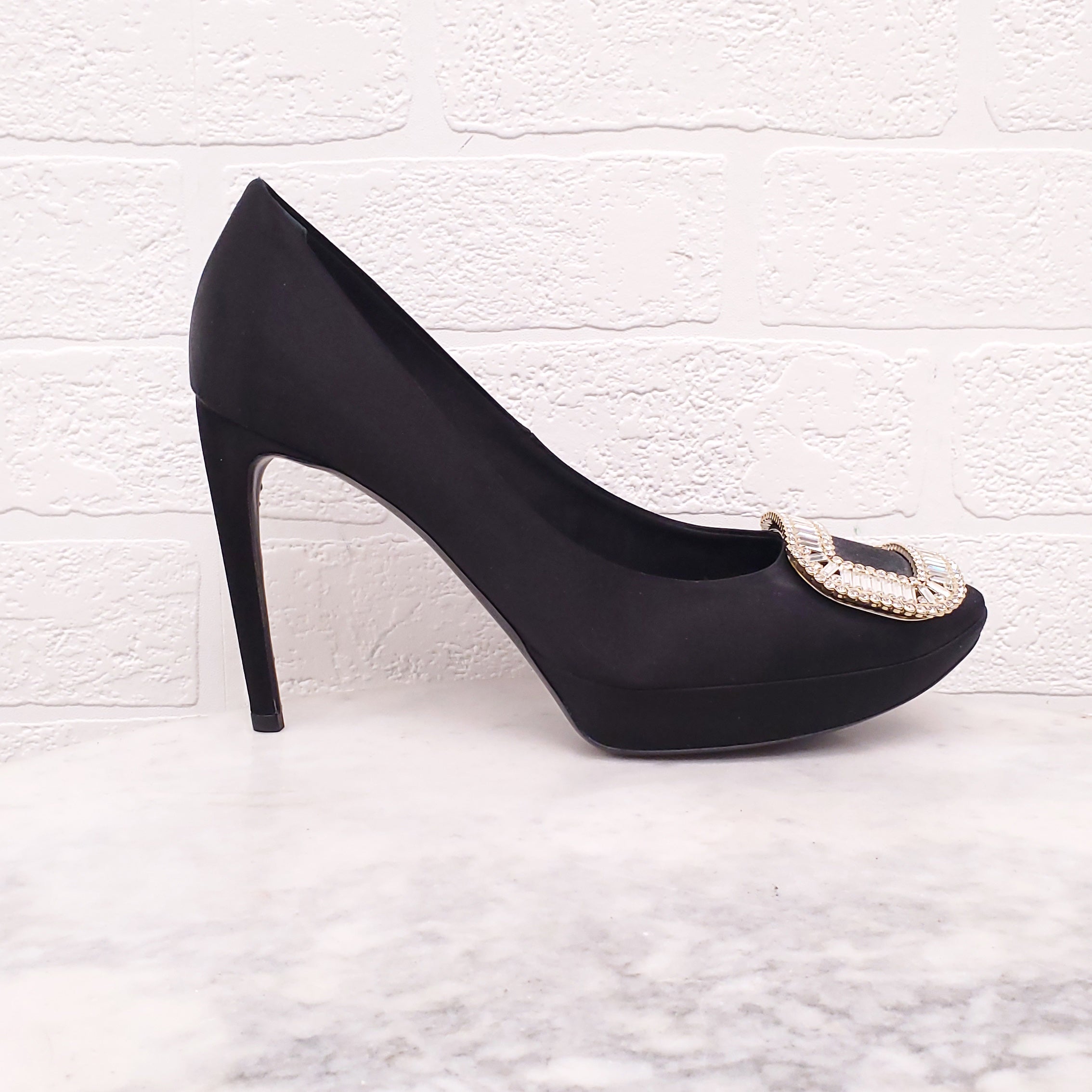 ROGER VIVIER BLACK SATIN HEELS WITH CRYSTAL EMBLEM - SIZE 39