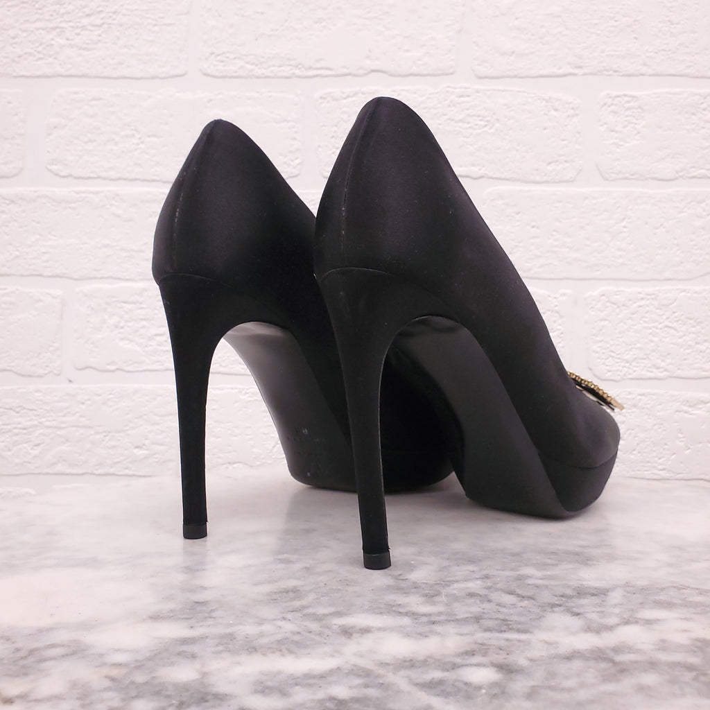 ROGER VIVIER BLACK SATIN HEELS WITH CRYSTAL EMBLEM - SIZE 39