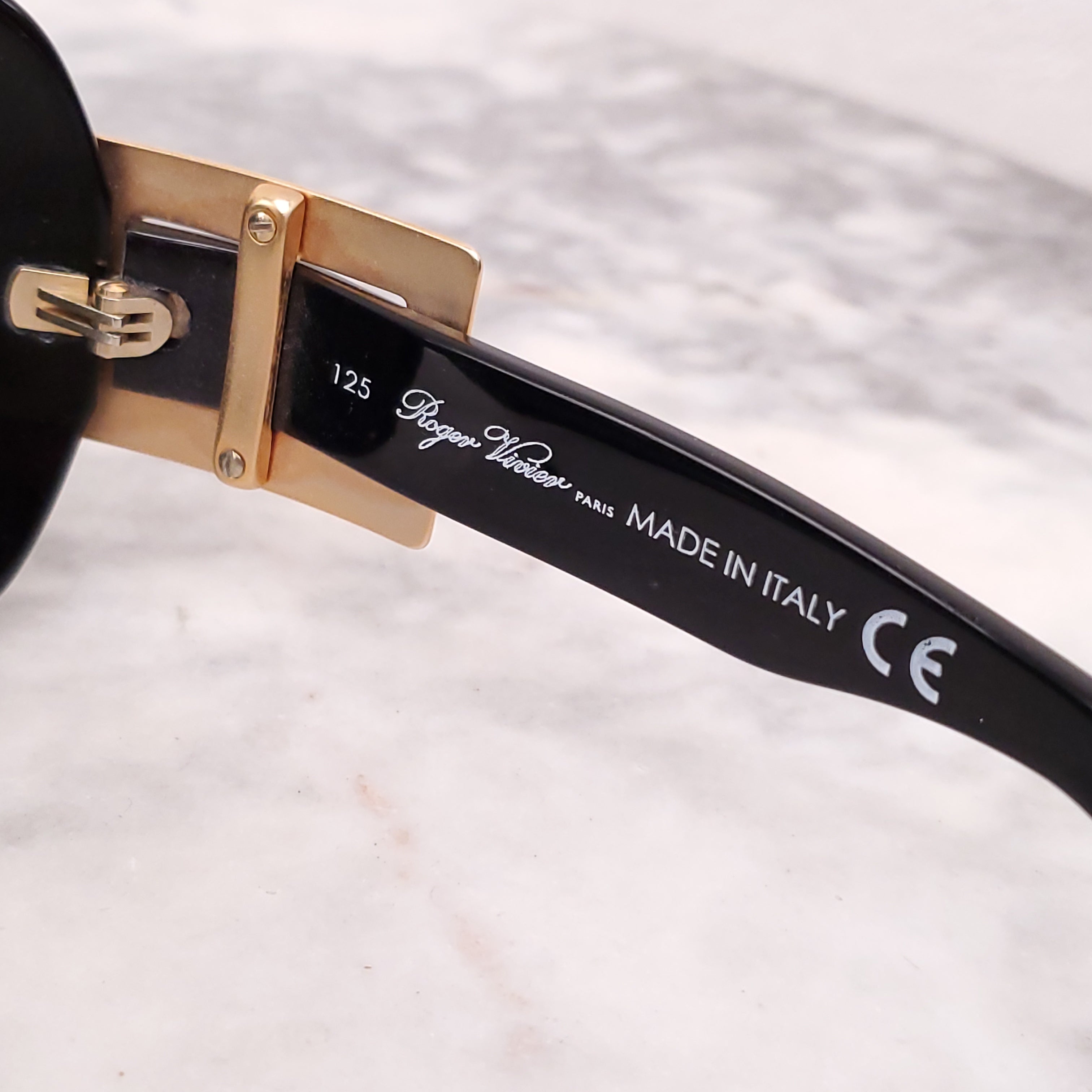 ROGER VIVIER BLACK SUNGLASSES WITH GOLD BUCKLE DETAIL