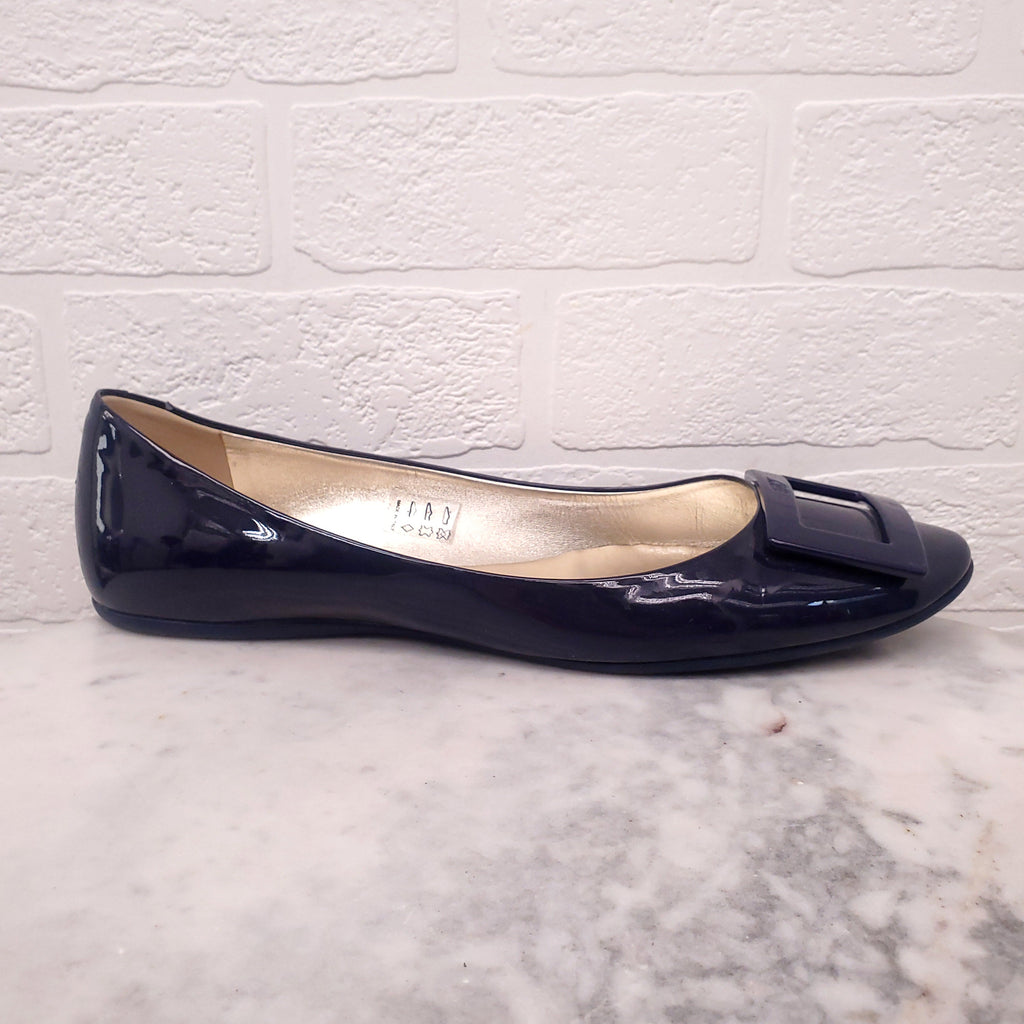 ROGER VIVIER NAVY BLUE PATENT FLATS - SIZE 41.5