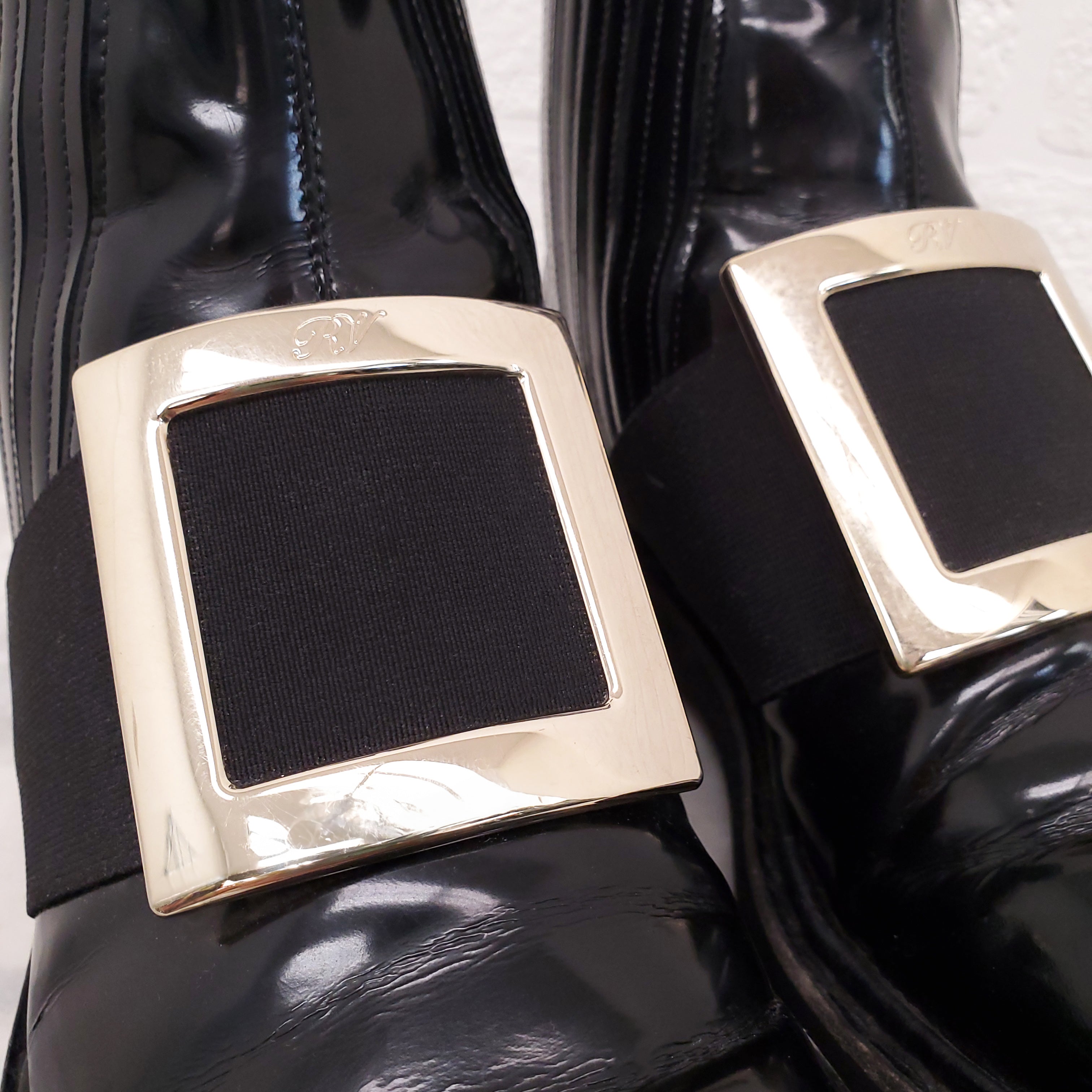 ROGER VIVIER 'CHELSEA VIV' LEATHER ANKLE BOOTS - SIZE 36.5