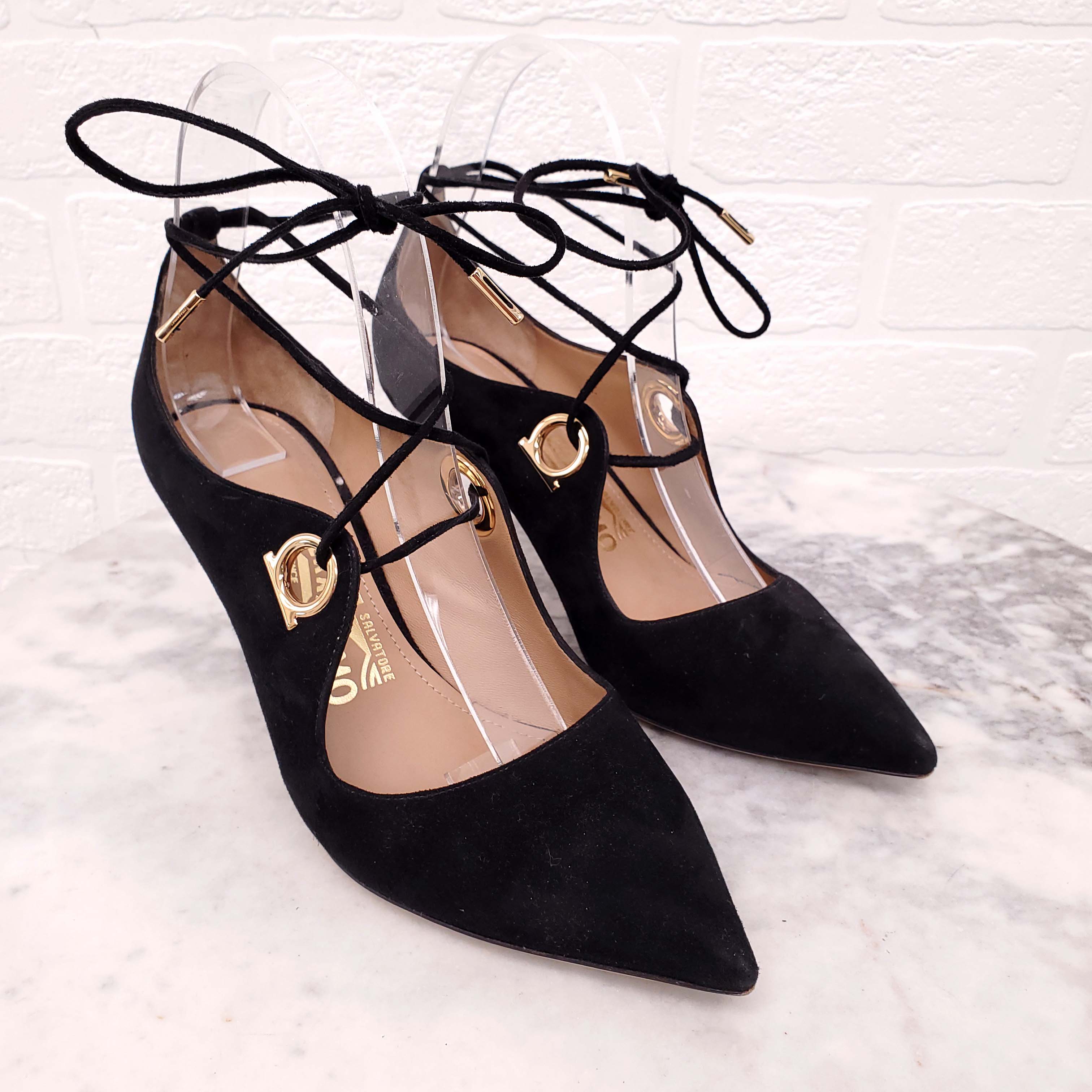 SALVATORE FERRAGAMO SUEDE HEELS WITH GOLD LOGO DETAIL - SIZE 6