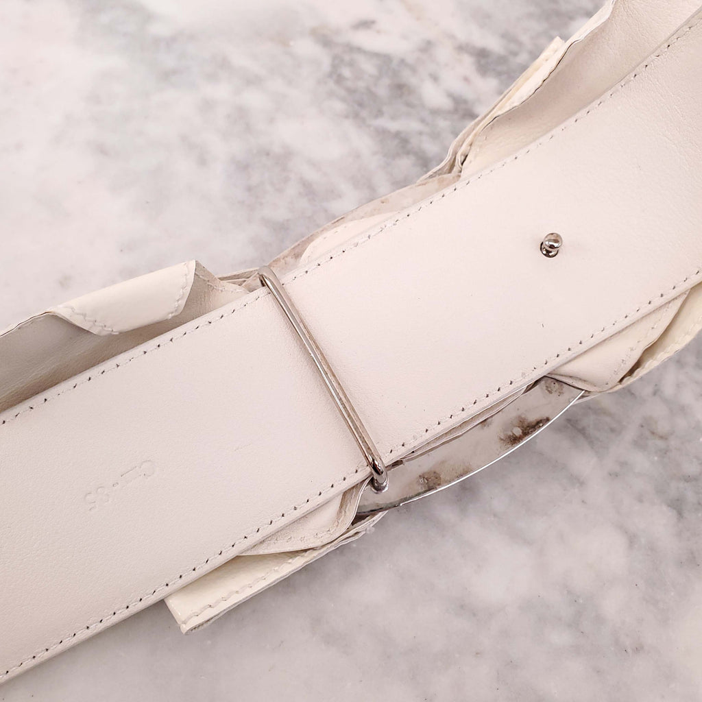 SALVATORE FERRAGAMO WHITE PATENT BOW LOGO BELT - SIZE 85