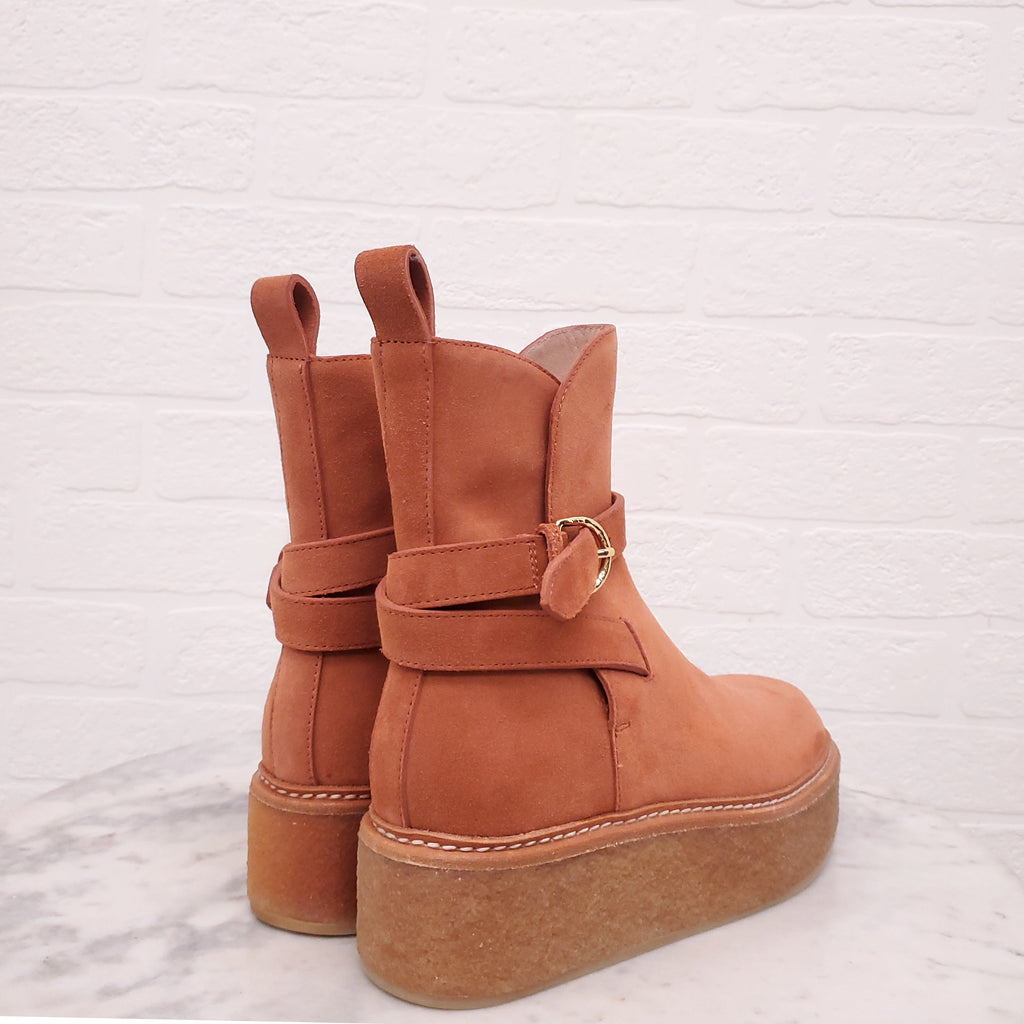 ULLA JOHNSON BURNT ORANGE SUEDE PLATFORM BOOTS WITH BUCKLE - SIZE 37