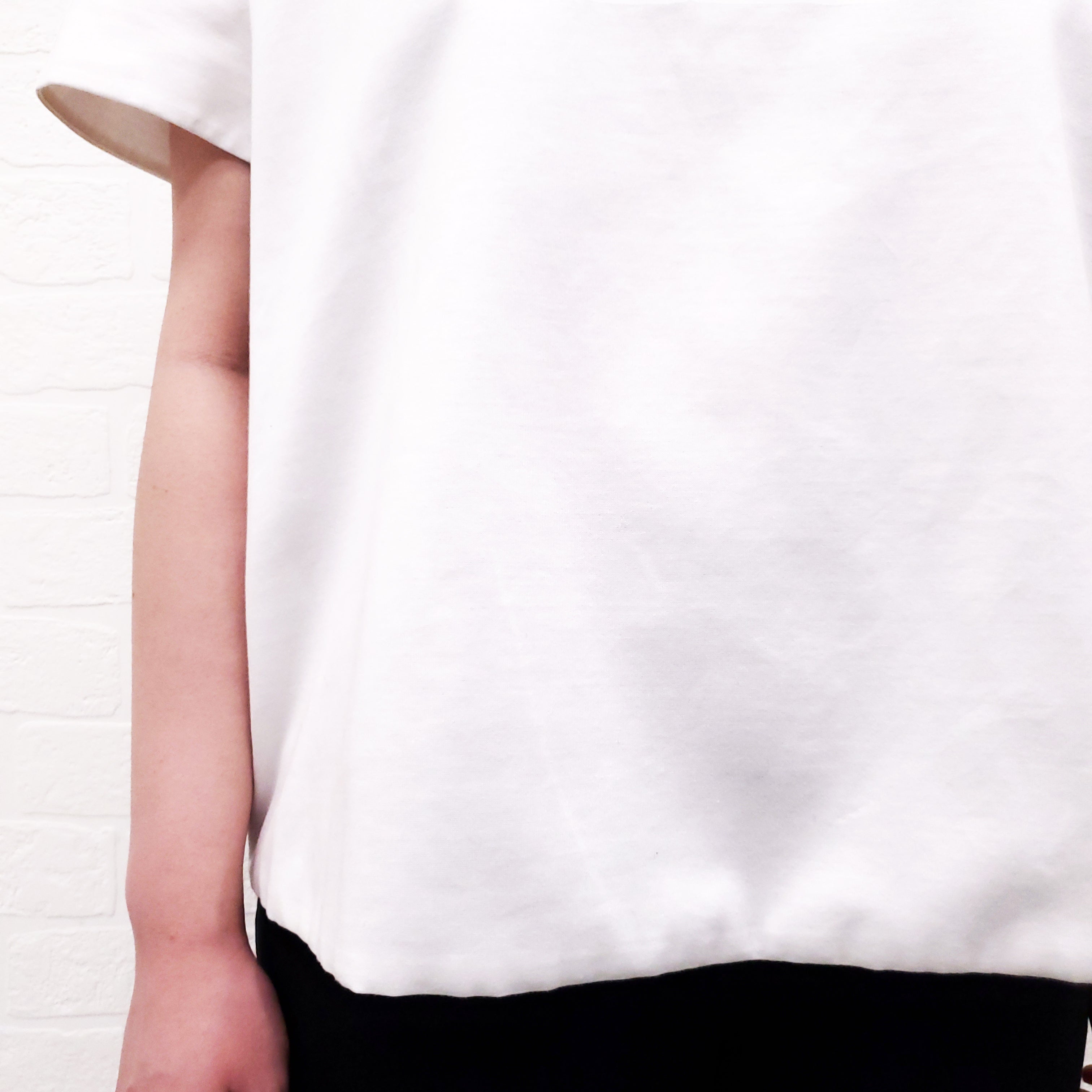 VALENTINO WHITE T-SHIRT WITH ROCKSTUD DETAIL - SIZE L