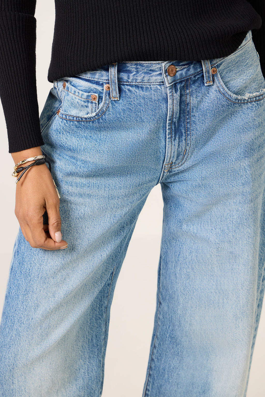 Women's Lexi Bowed Barrel Jean
