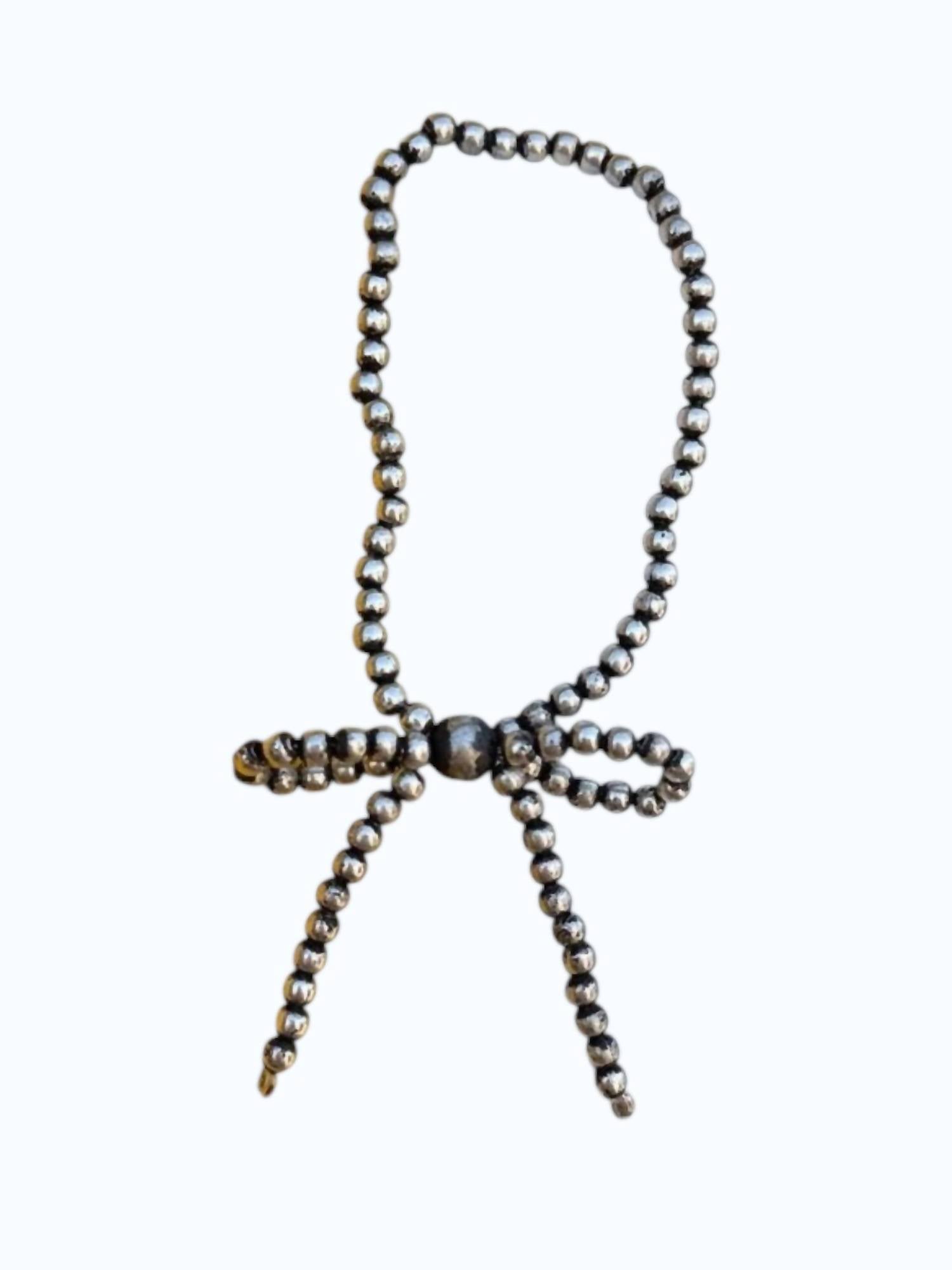 Women's Bow Stretch Bracelet In Silver Beaded