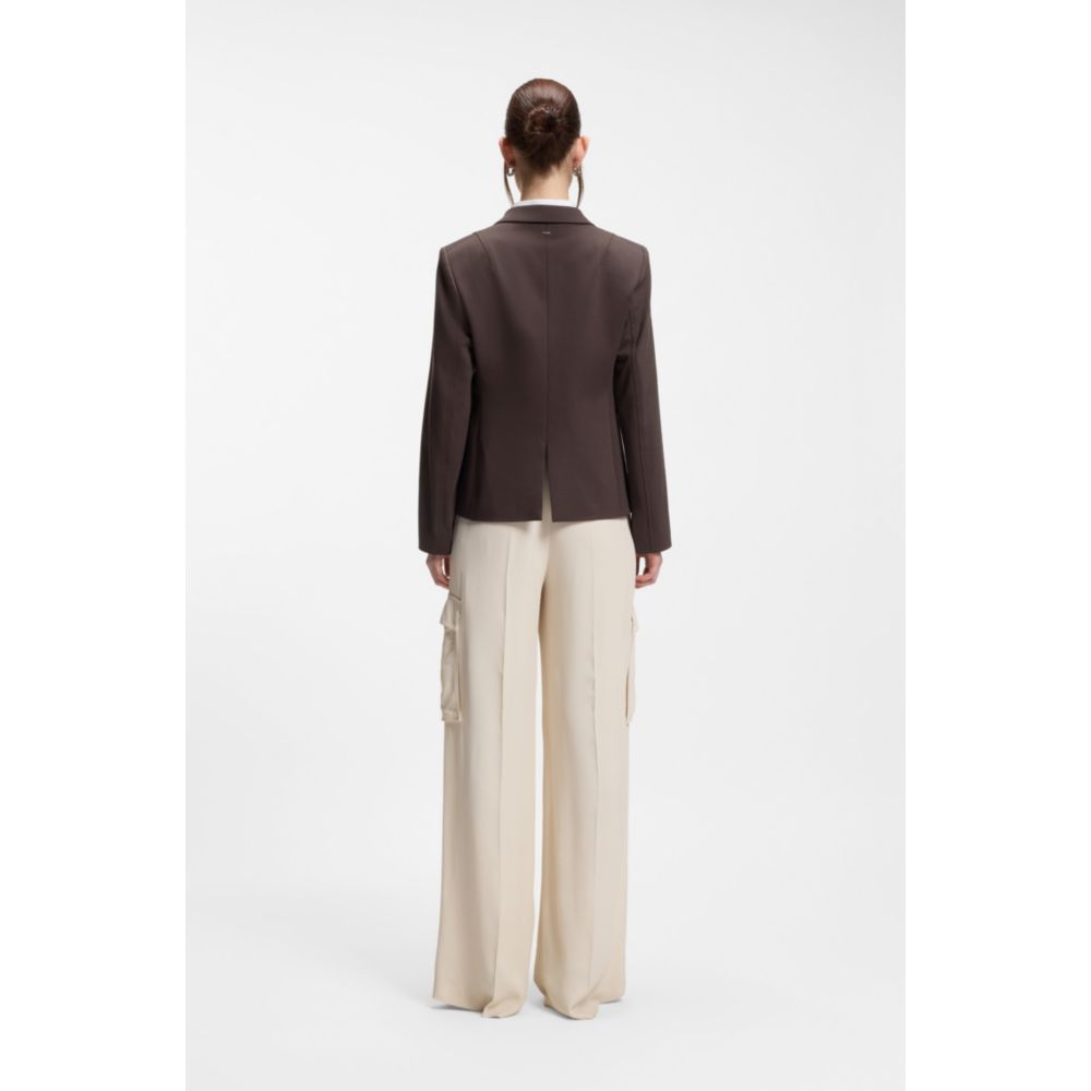Slim-fit blazer with angled darts