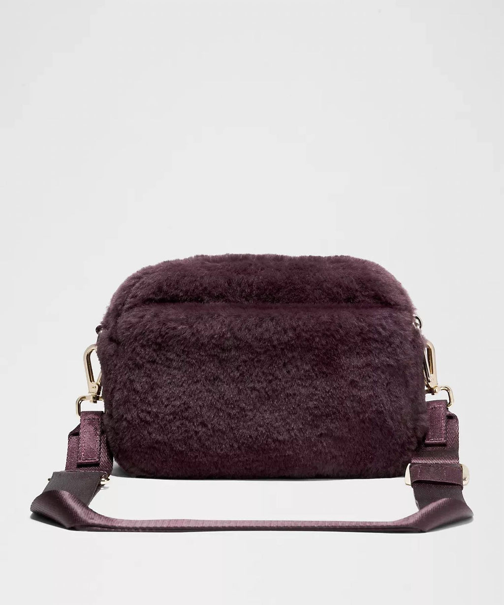 Women's Everywhere Plush Fleece Crossbody Bag In Black Plum/gold
