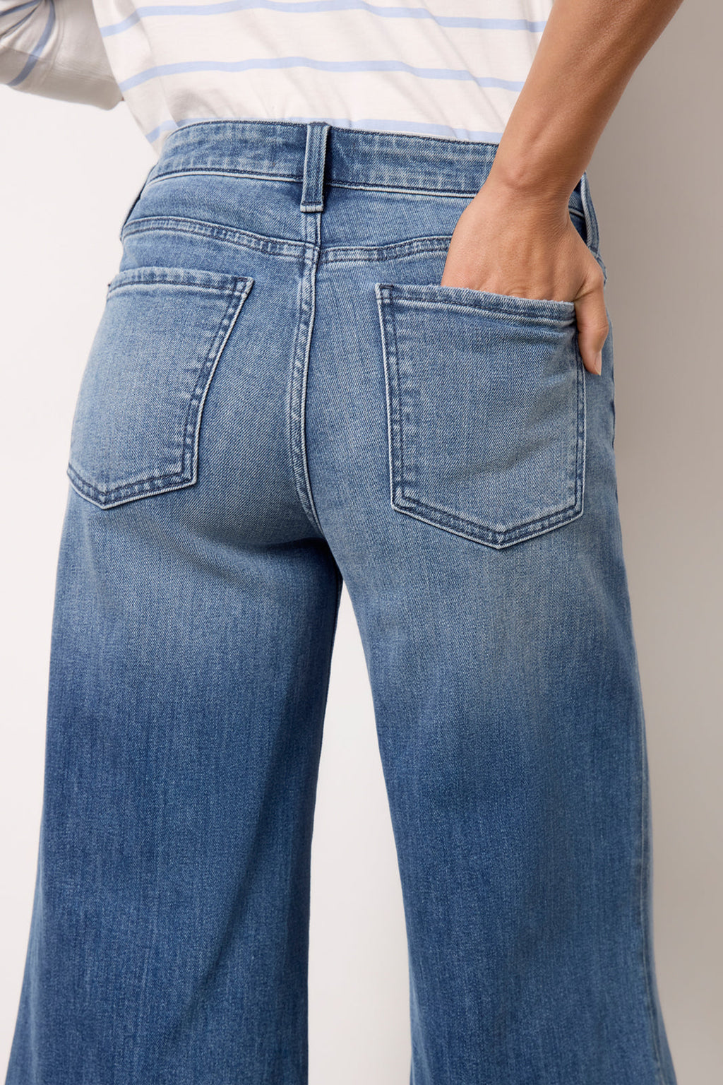 Women's Goldie w Exaggerated Hem Jeans